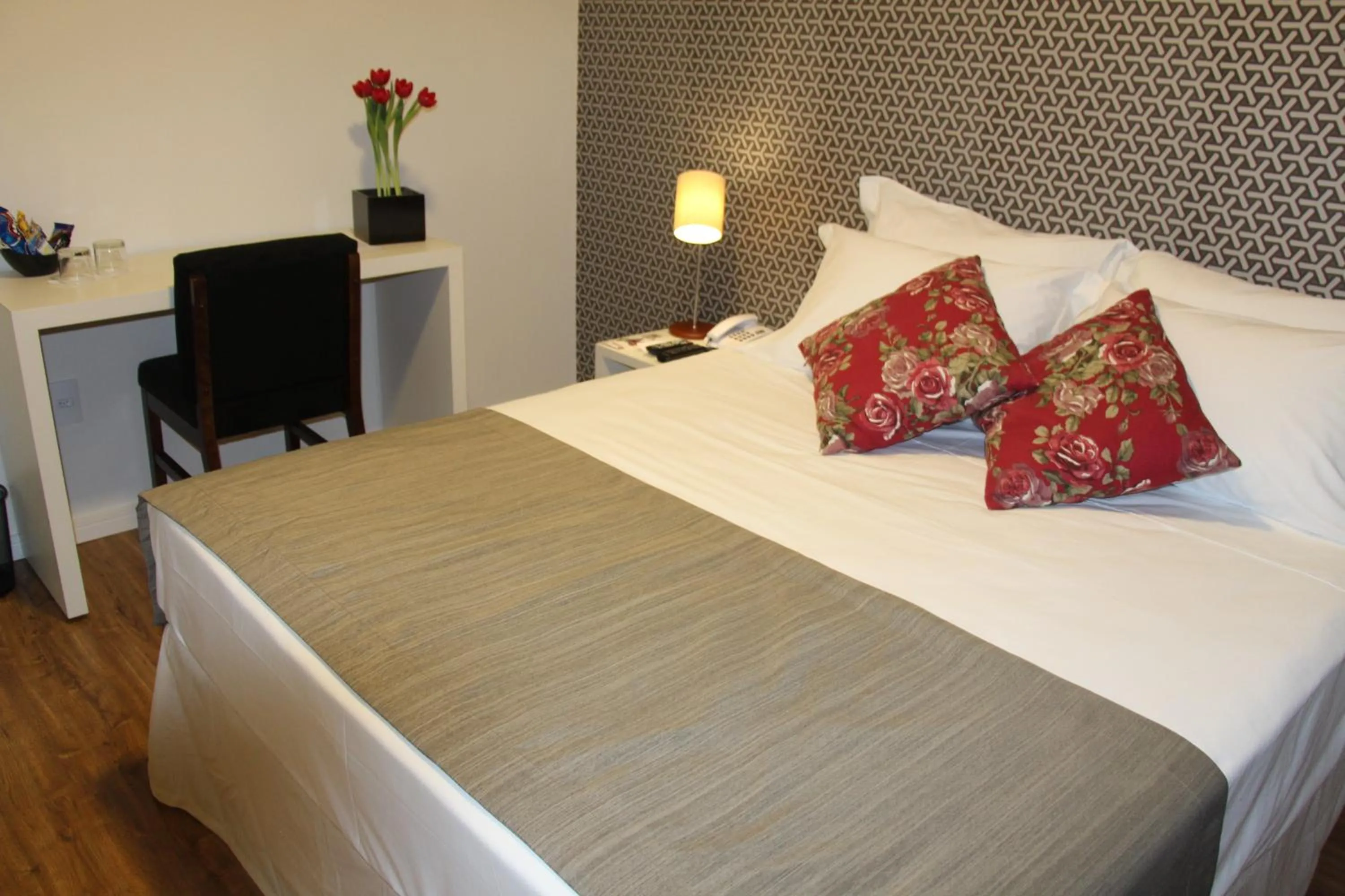 Bed in Bauru Office Hotel