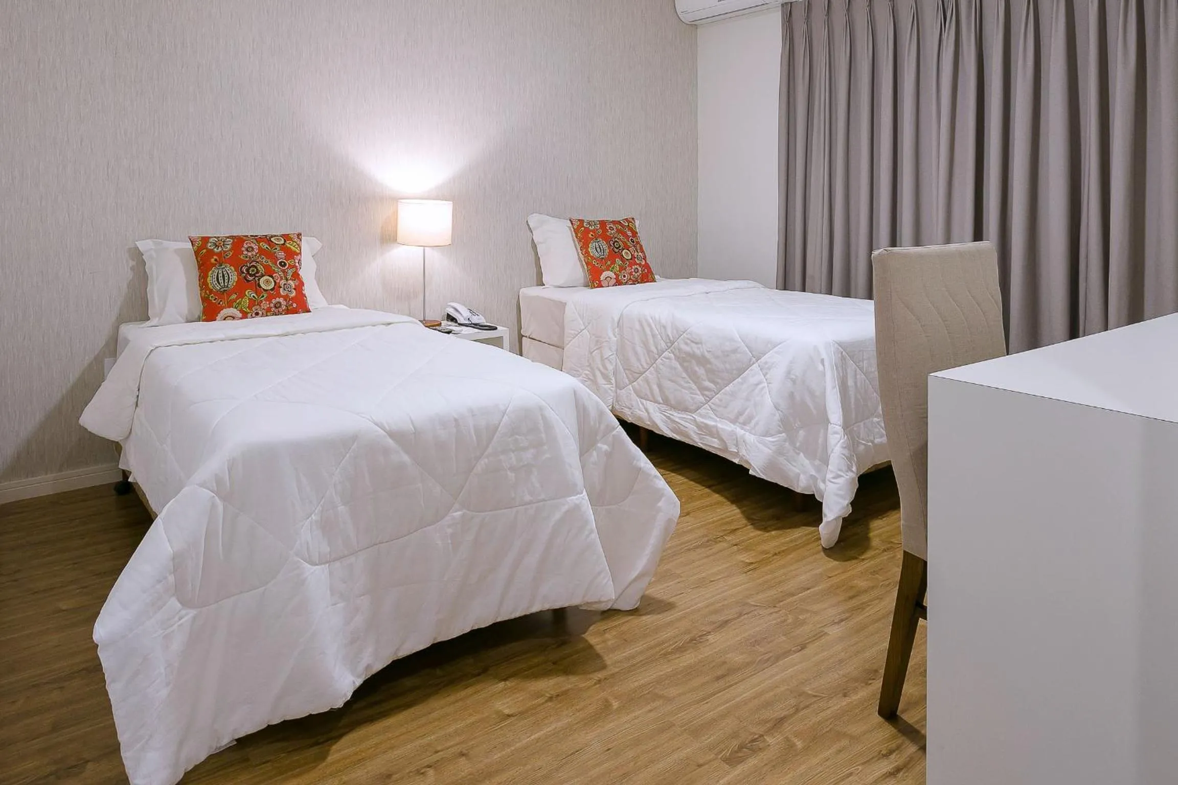 Bed in Bauru Office Hotel