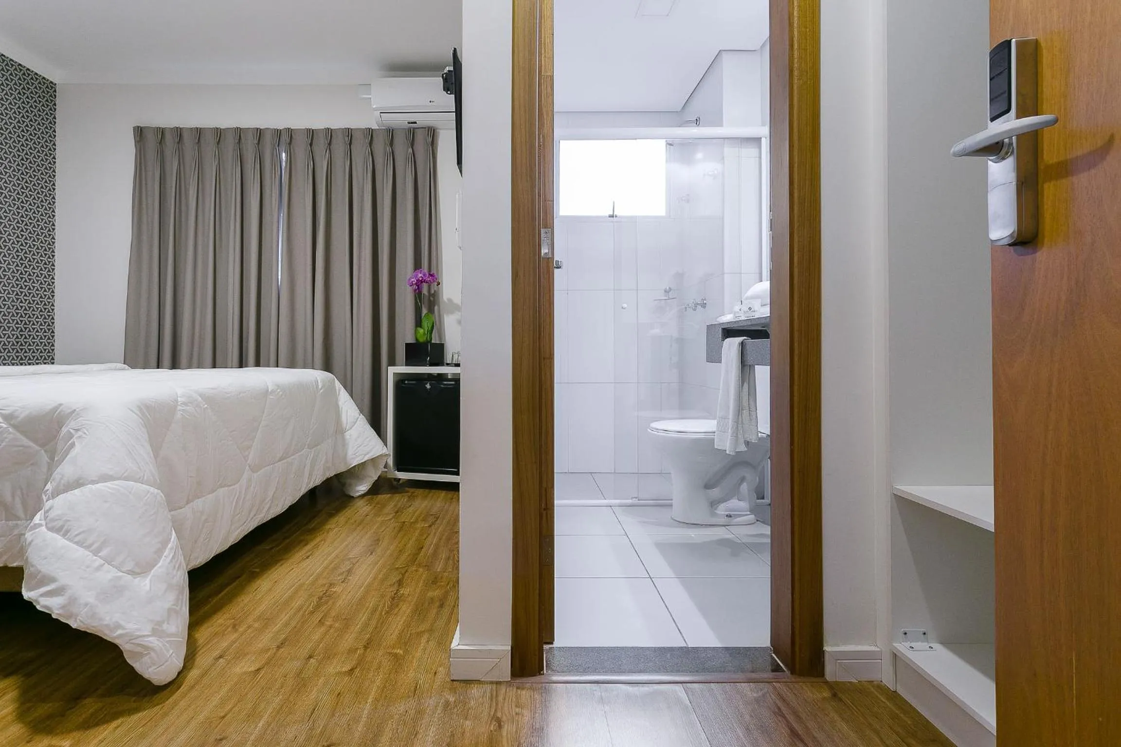 Bed in Bauru Office Hotel