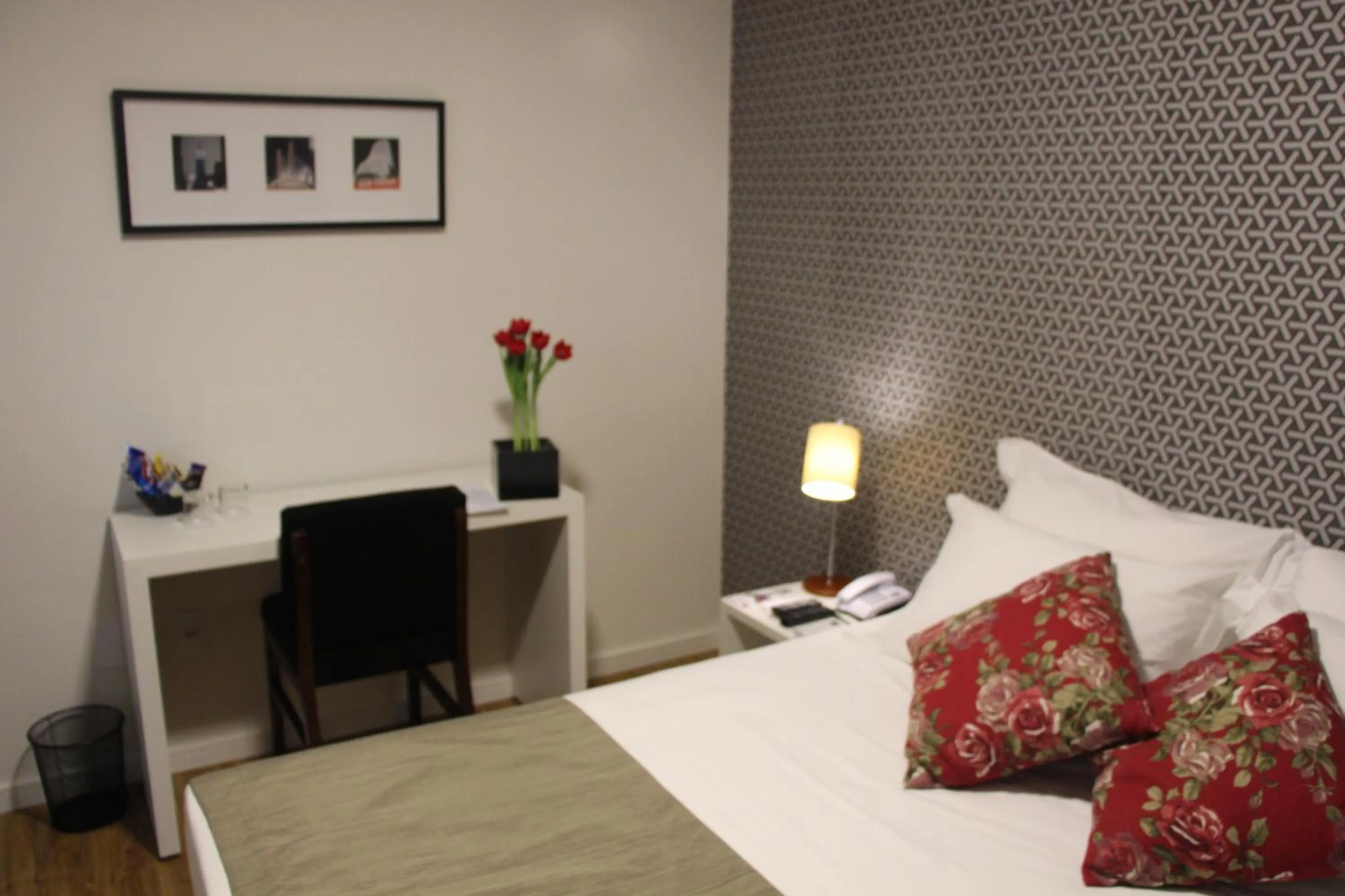 Bed in Bauru Office Hotel