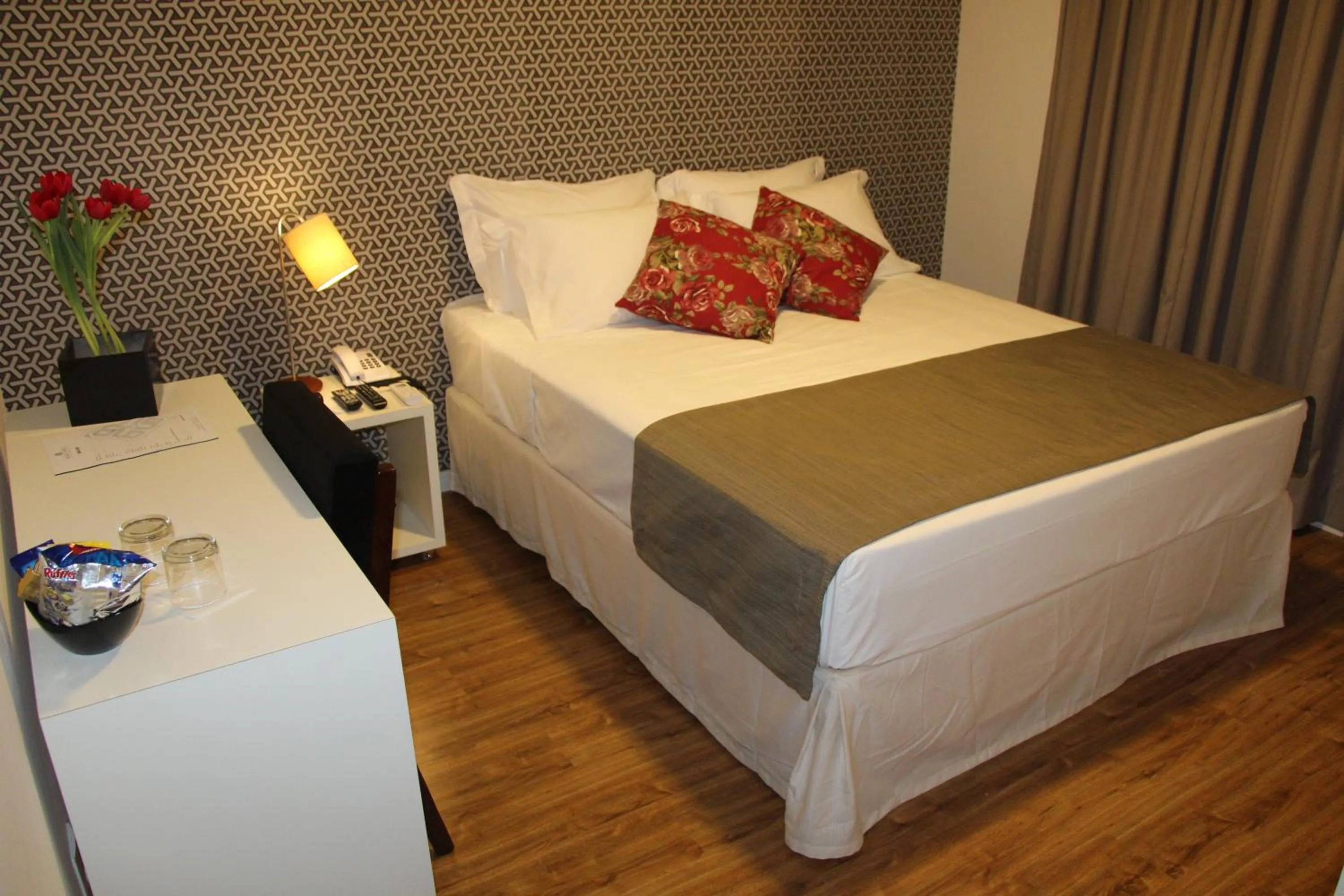 Bed in Bauru Office Hotel