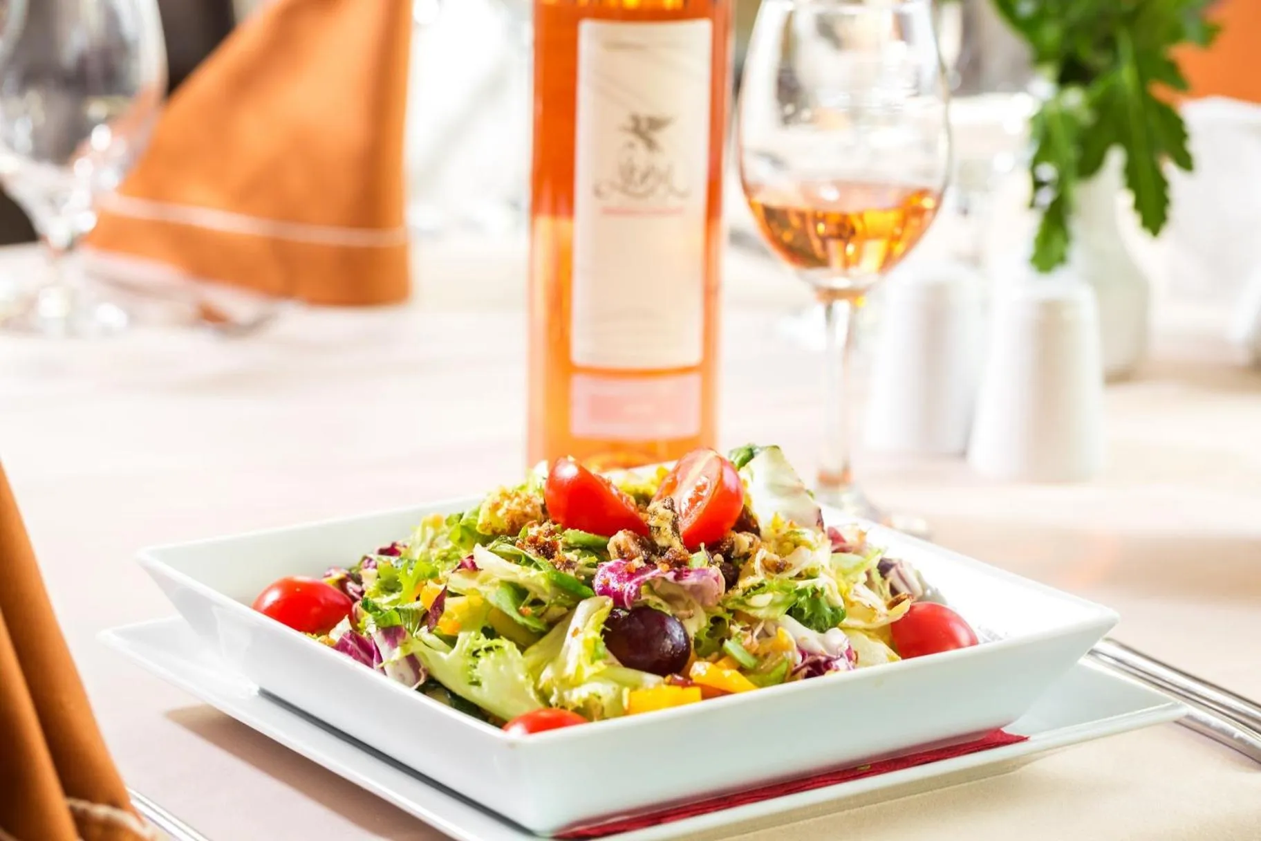 Restaurant/places to eat in Hotel Orlovetz