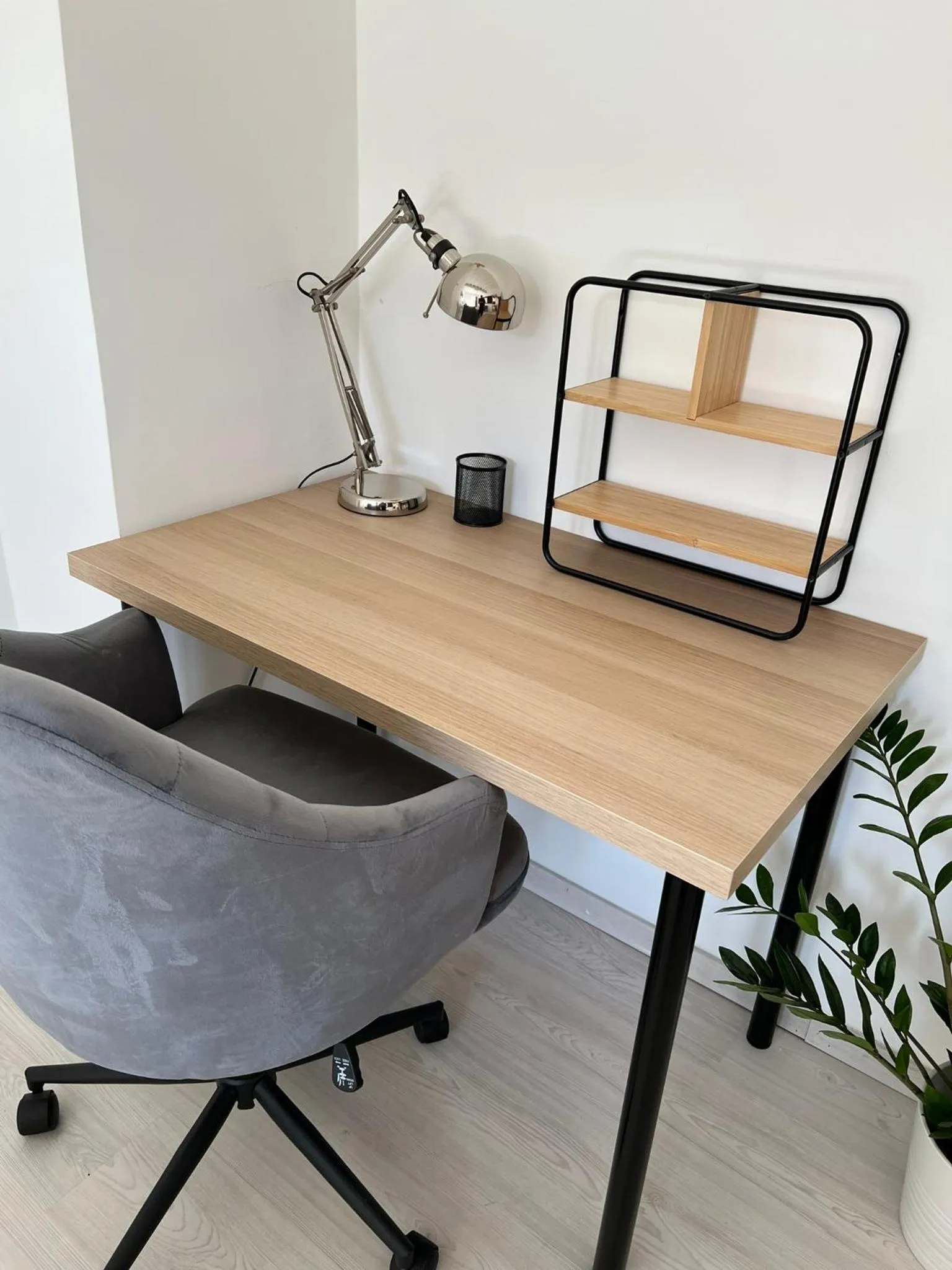 hair dresser in Charming Navona