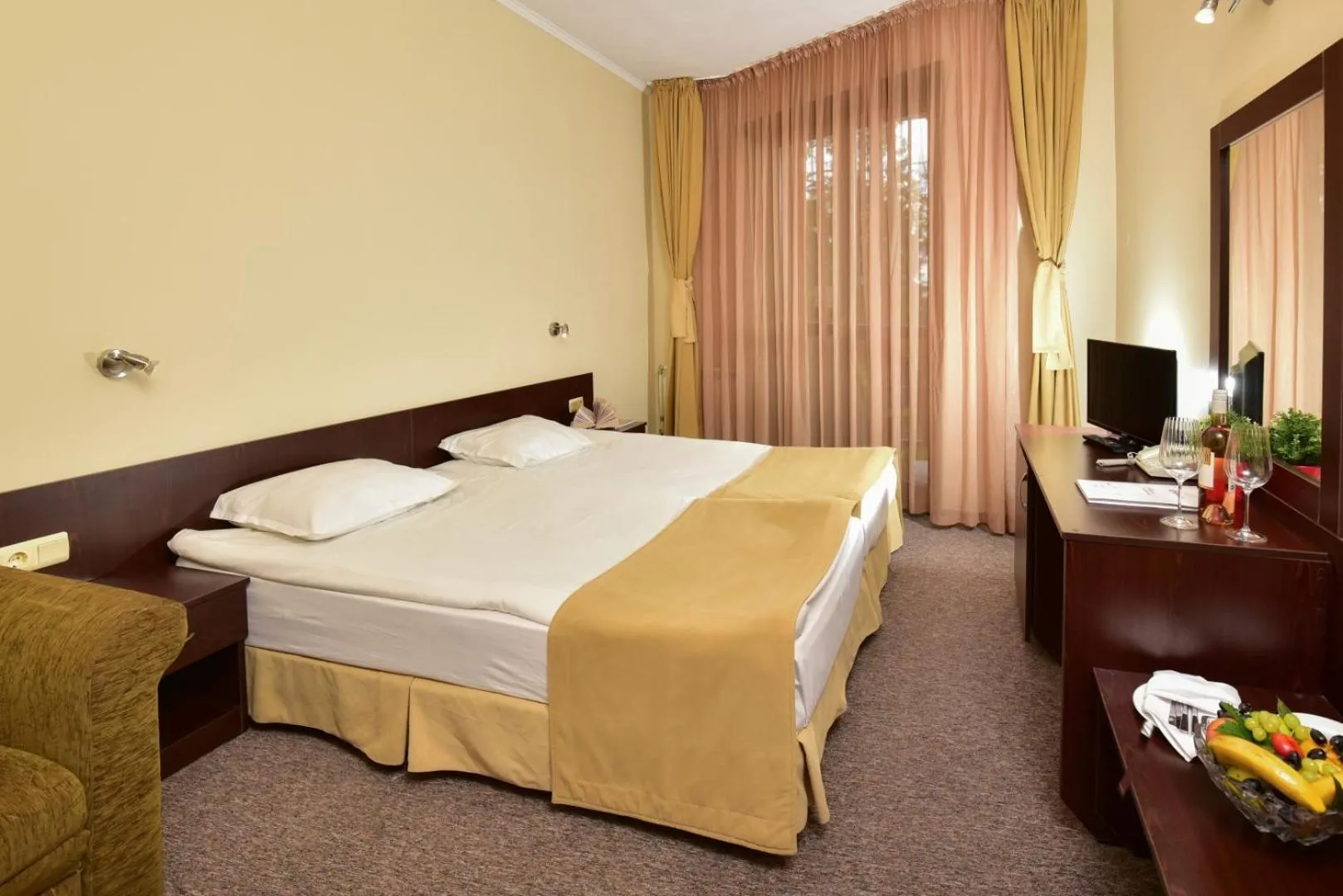 Bed in Snezhanka Hotel Pamporovo - Half Board & Swimming pool