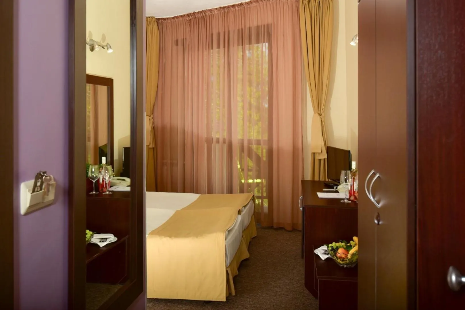 Bed in Snezhanka Hotel Pamporovo - Half Board & Swimming pool