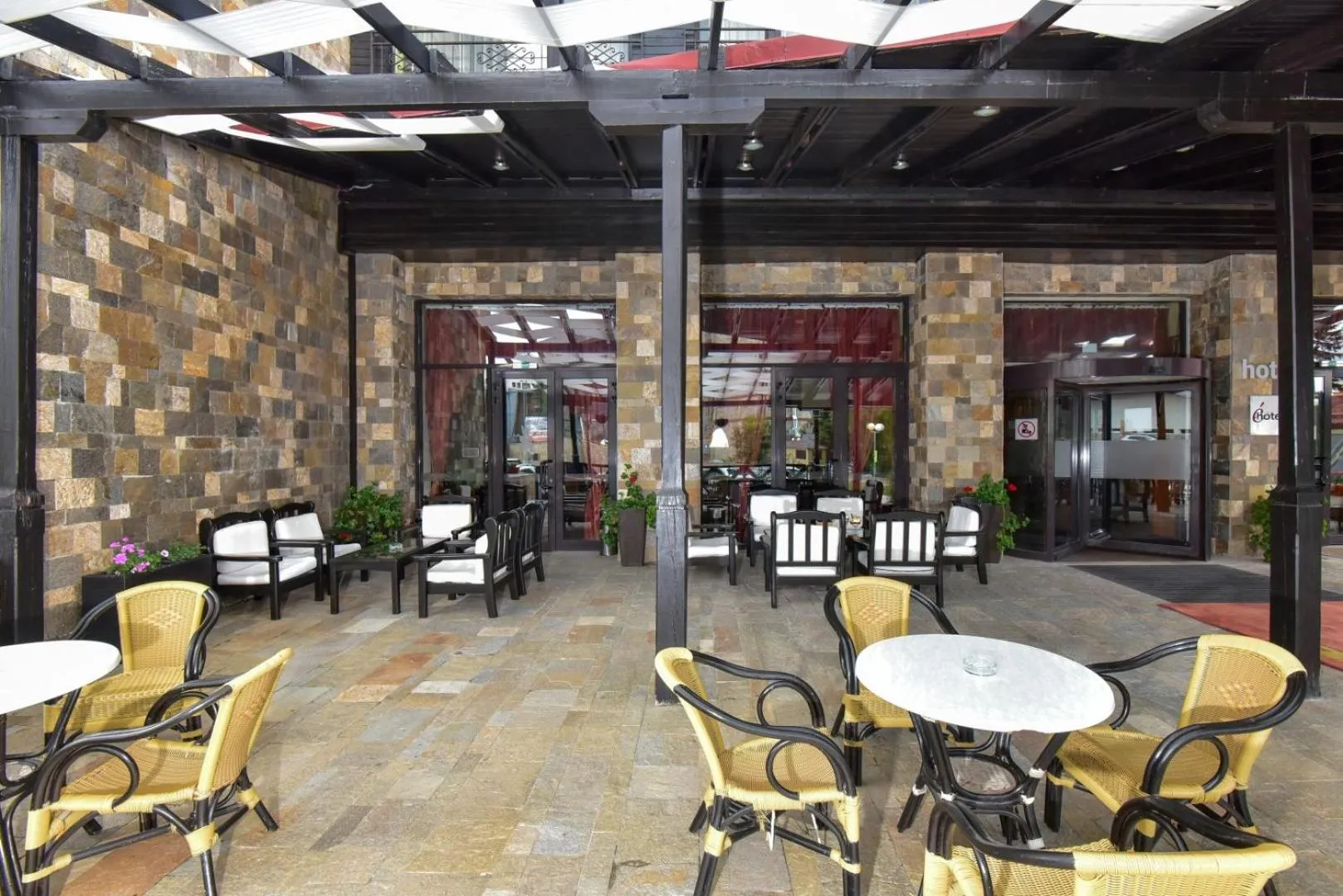 Snezhanka Hotel Pamporovo - Half Board & Swimming pool