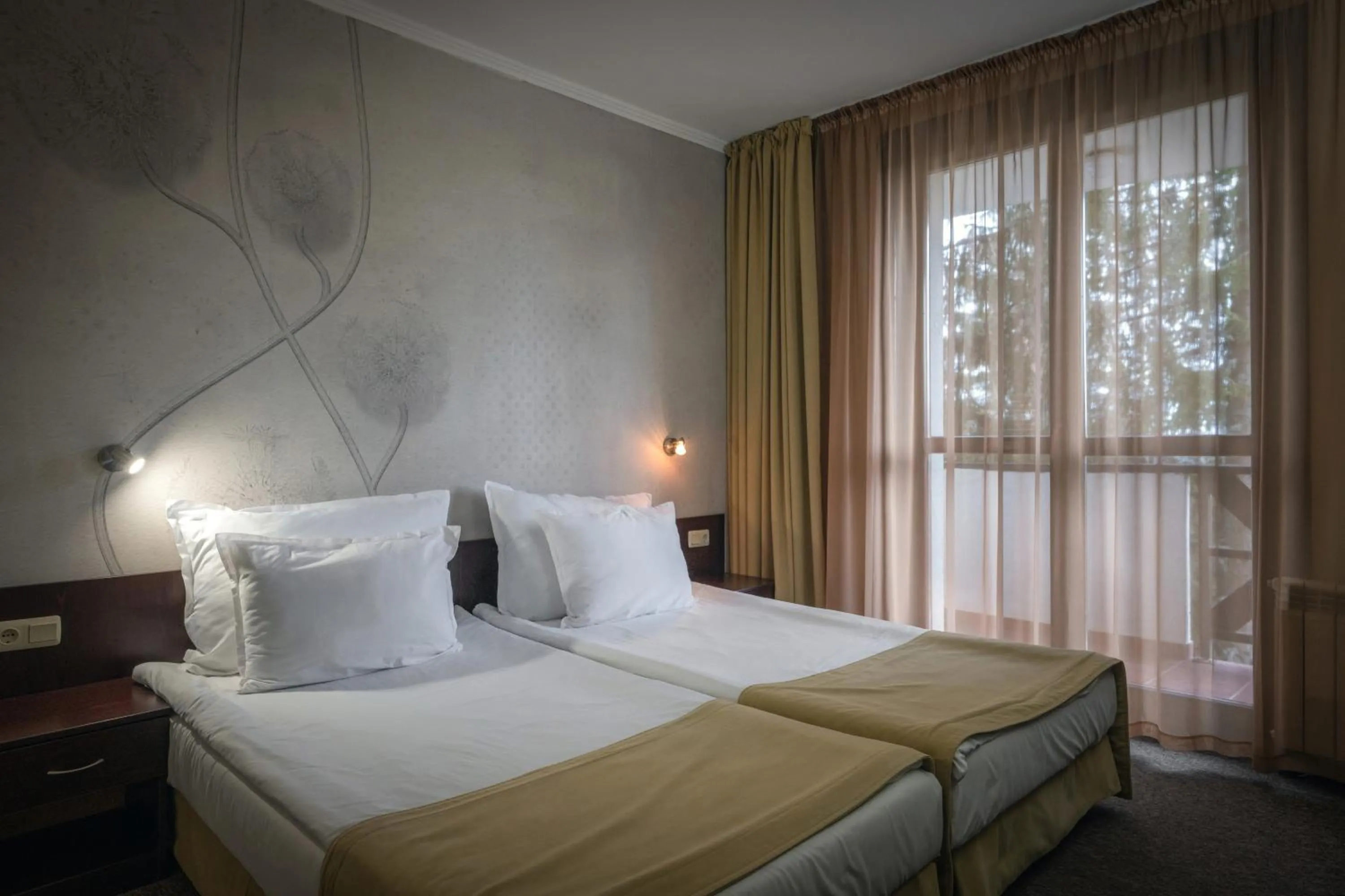 Bed in Snezhanka Hotel Pamporovo - Half Board & Swimming pool