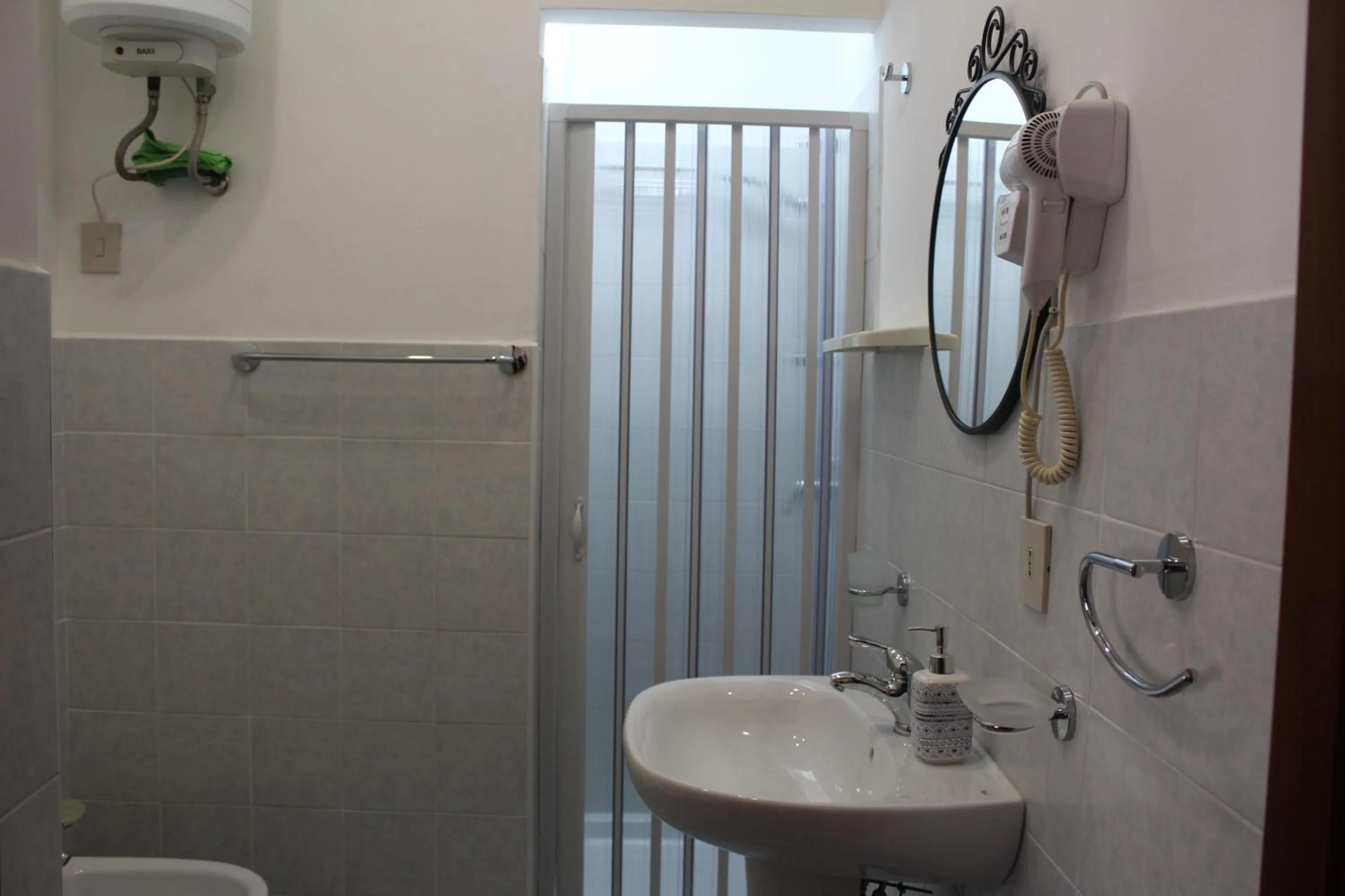 Shower in Appartamenti Via Marconi