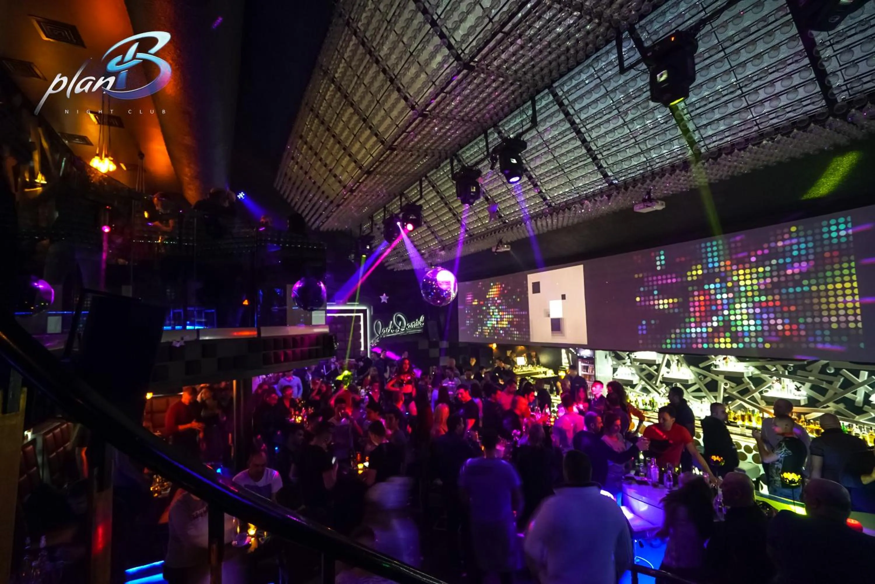 Nightclub / DJ in Perelik Hotel