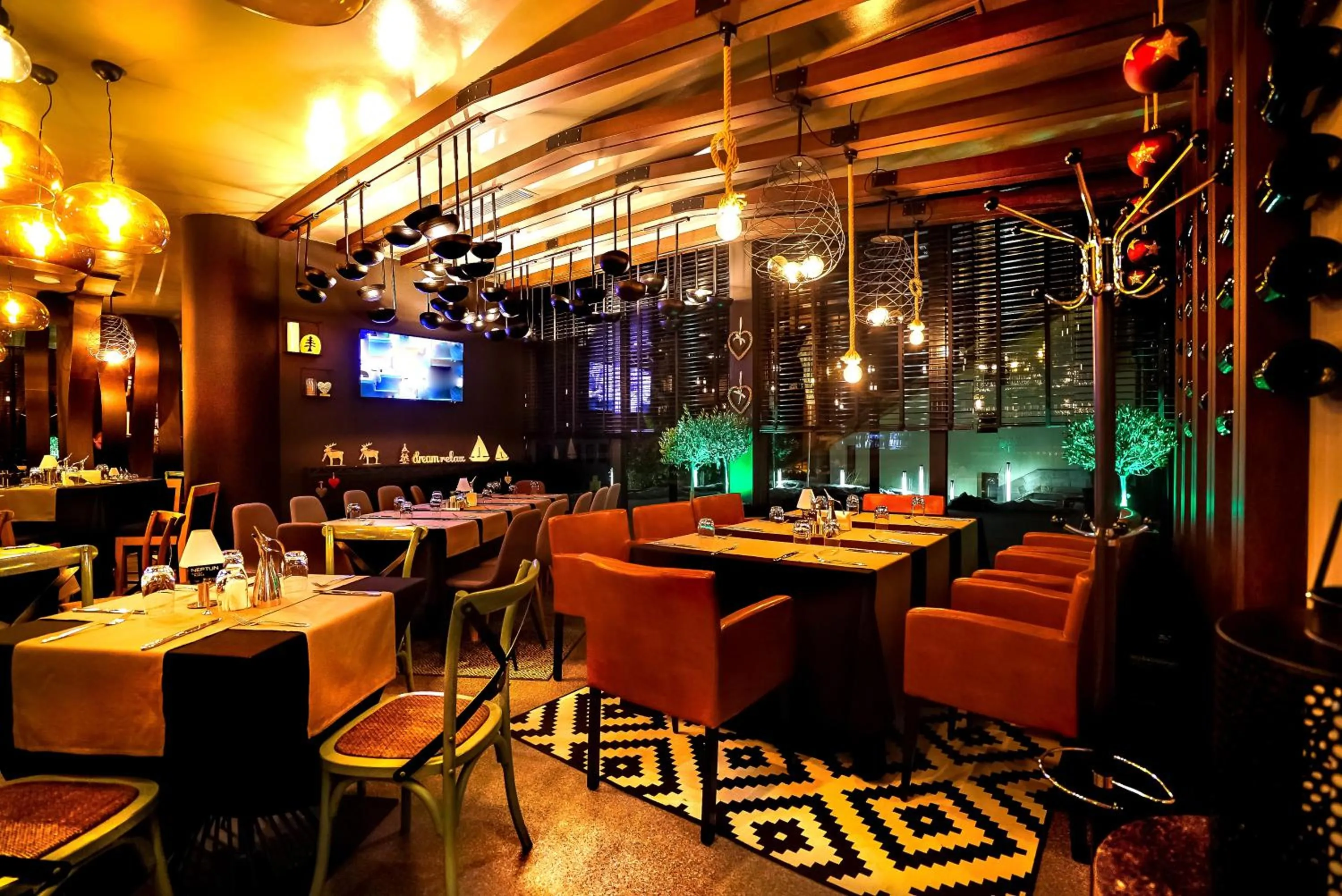 Restaurant/places to eat in Perelik Hotel