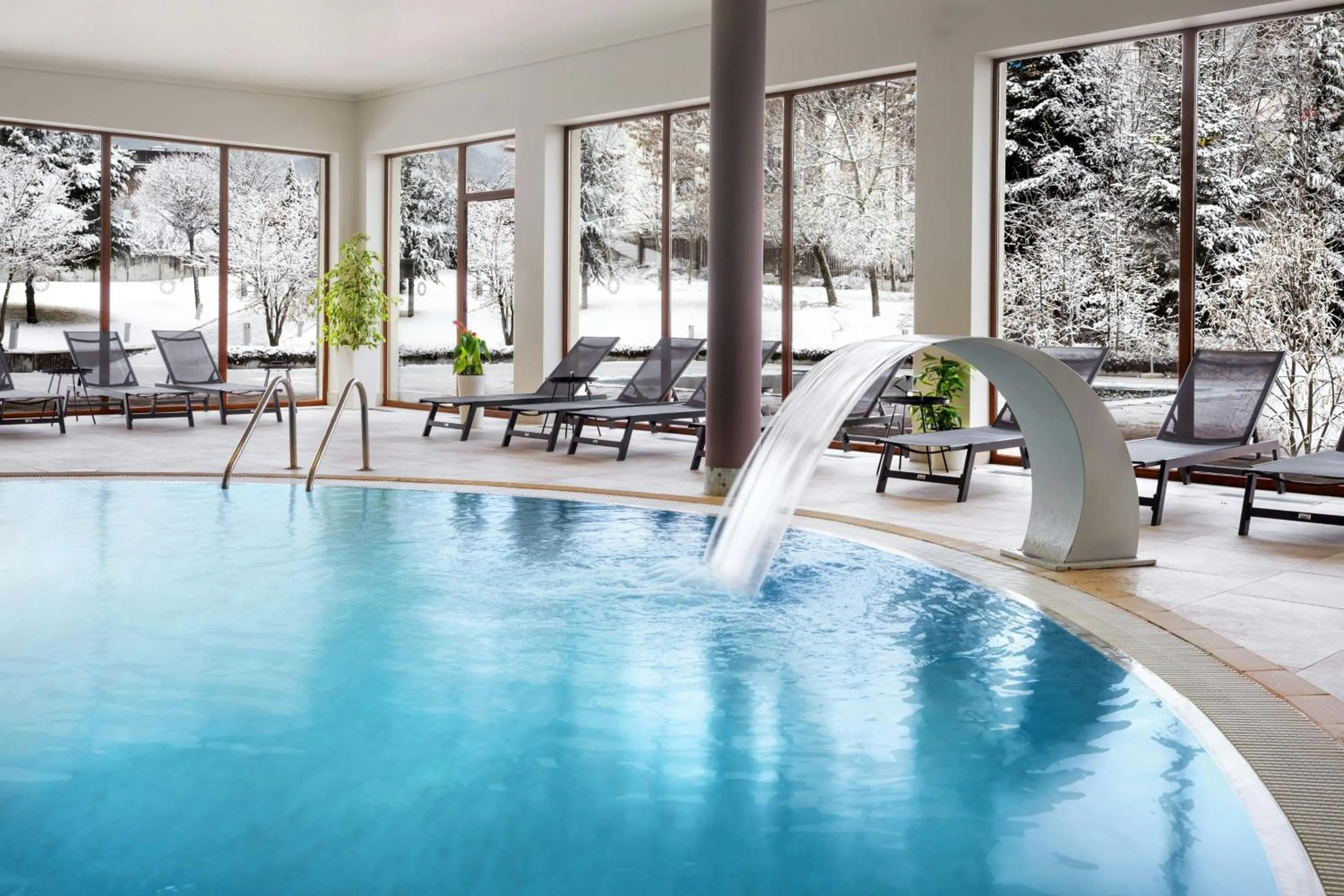 Swimming pool in Four Points by Sheraton Bansko