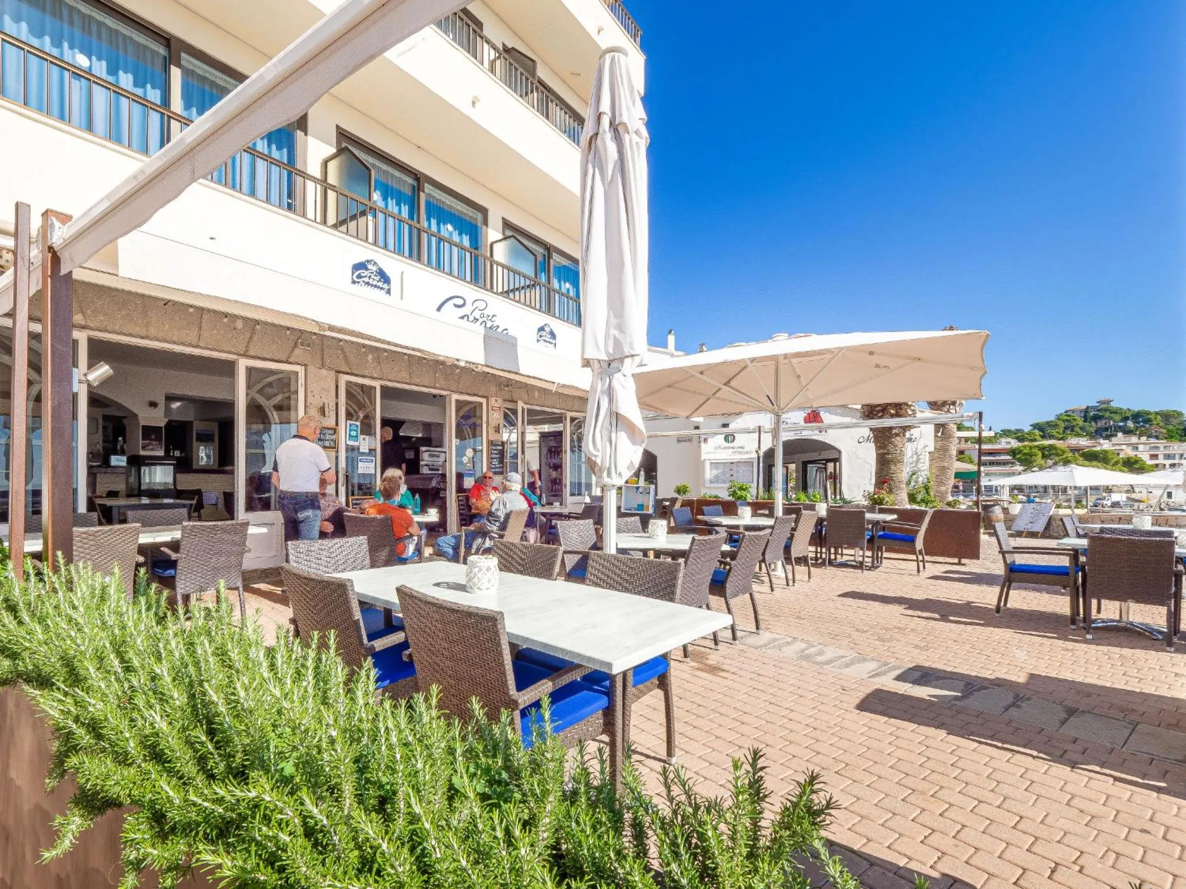 Lounge or bar in Hostal Port Corona