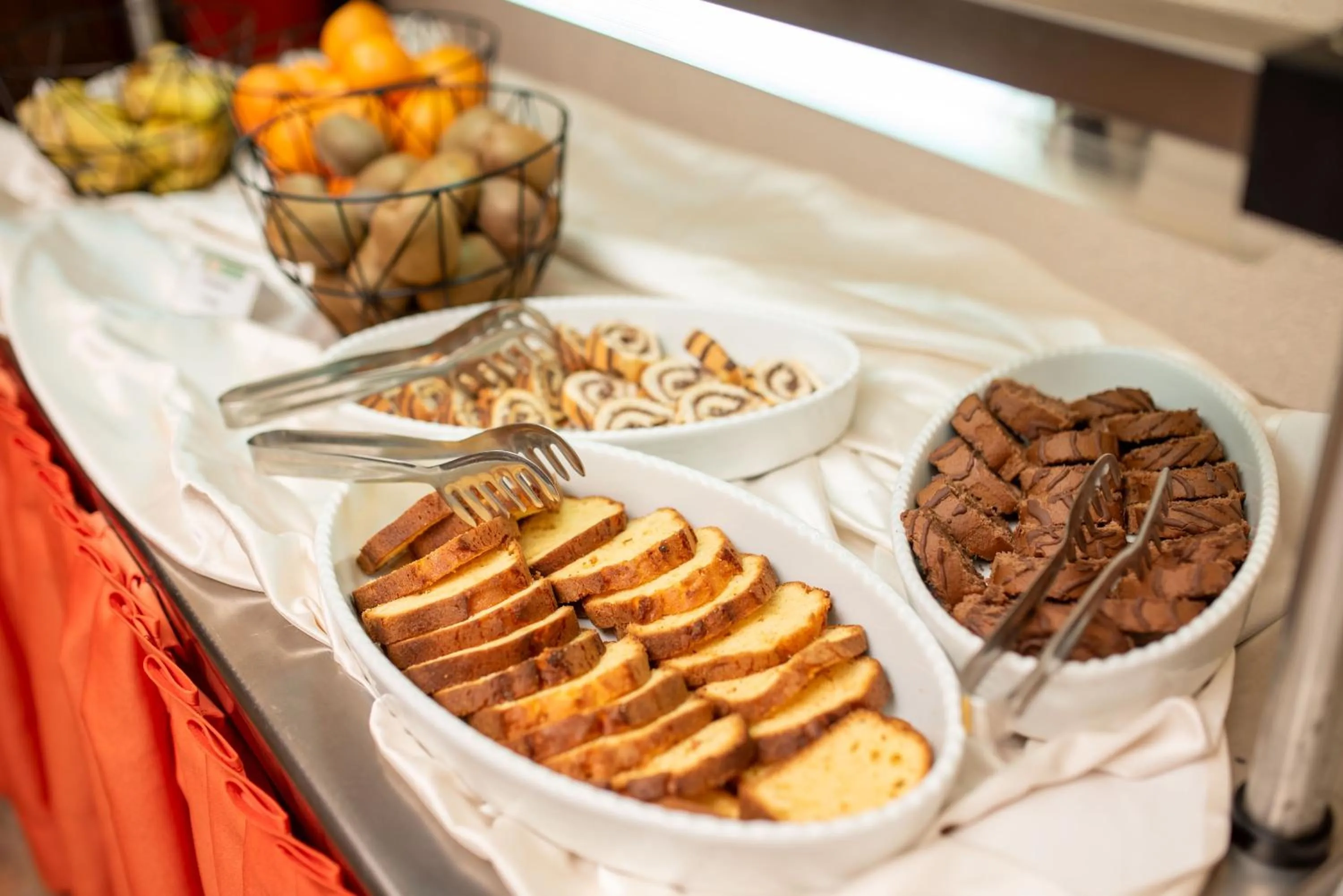 Restaurant/places to eat in Mura Hotel