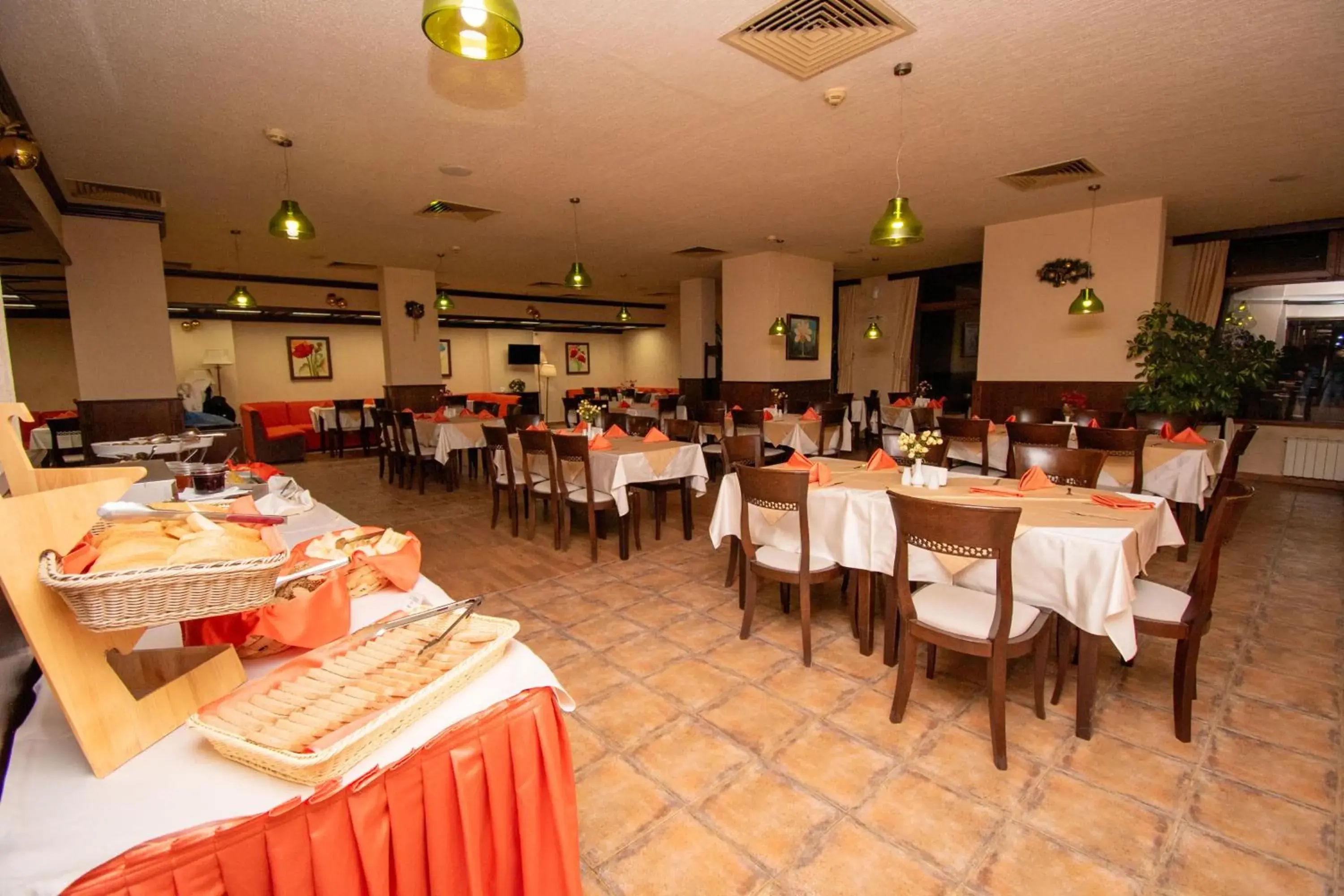 Restaurant/places to eat in Mura Hotel Restaurant/places to eat in Mura Hotel