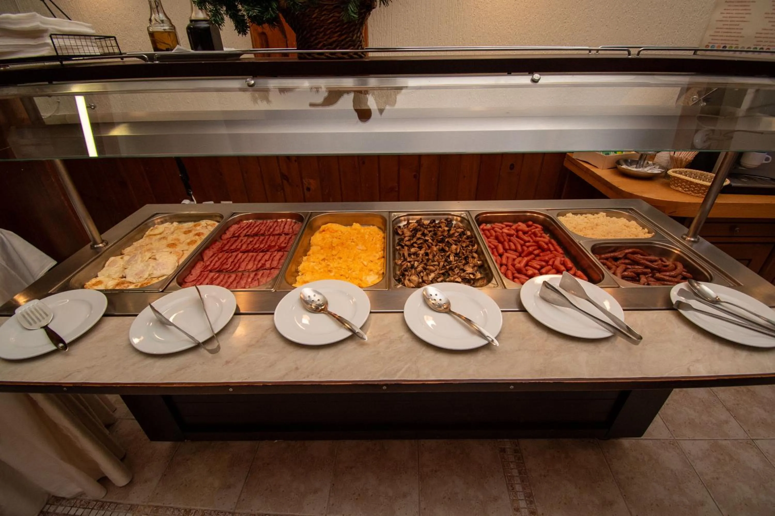 Restaurant/places to eat in Hotel Pirin