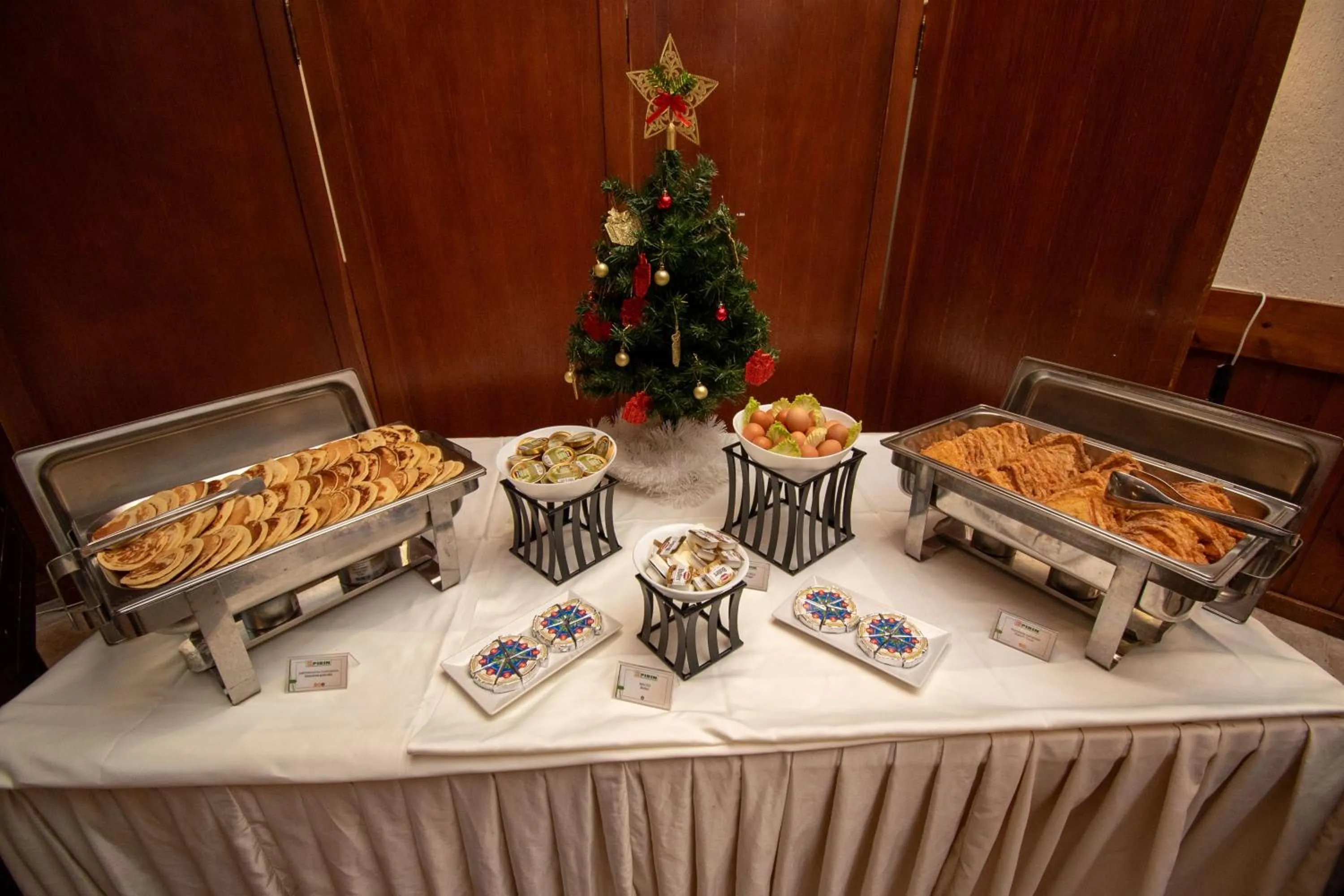 Restaurant/places to eat in Hotel Pirin