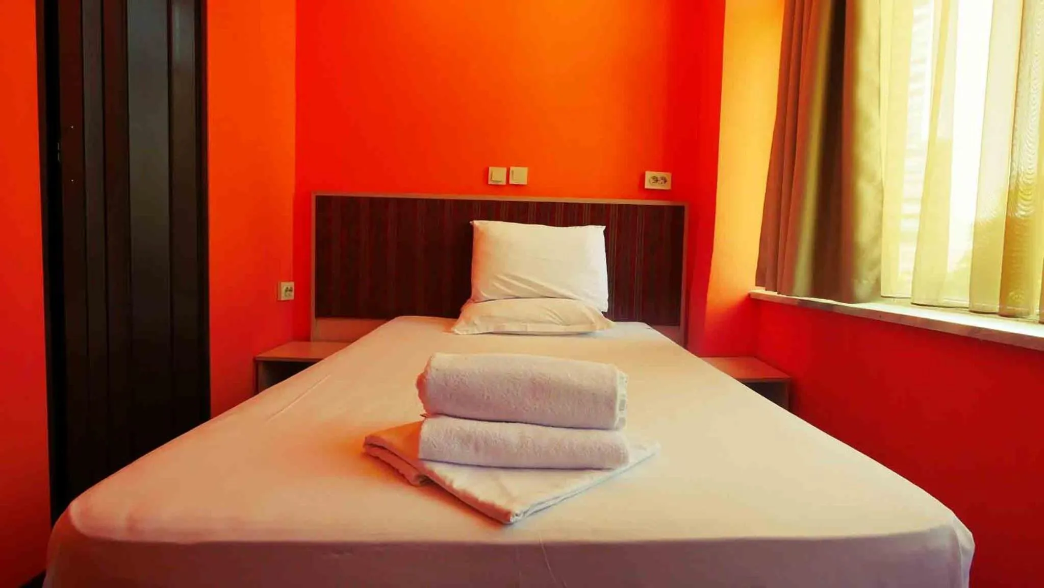 Bed in Hotel Alabin Central