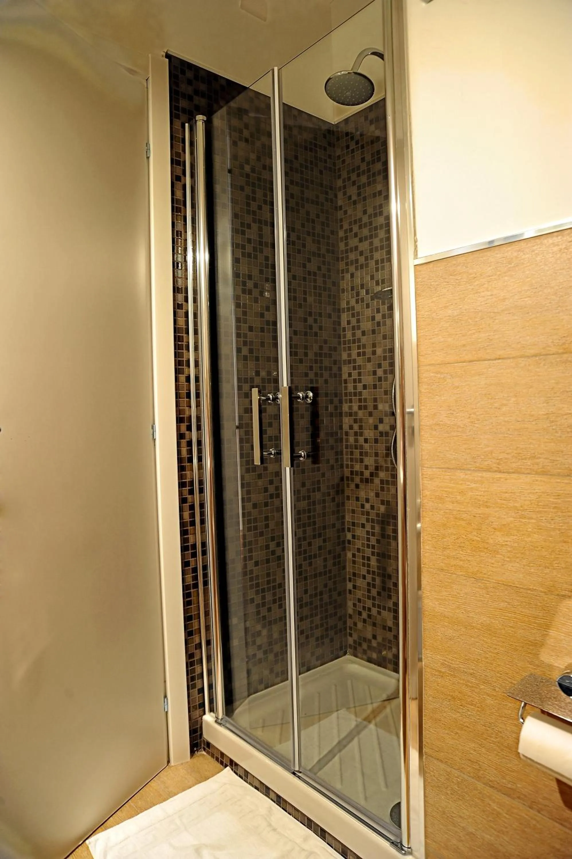 Shower in Casa Castagna