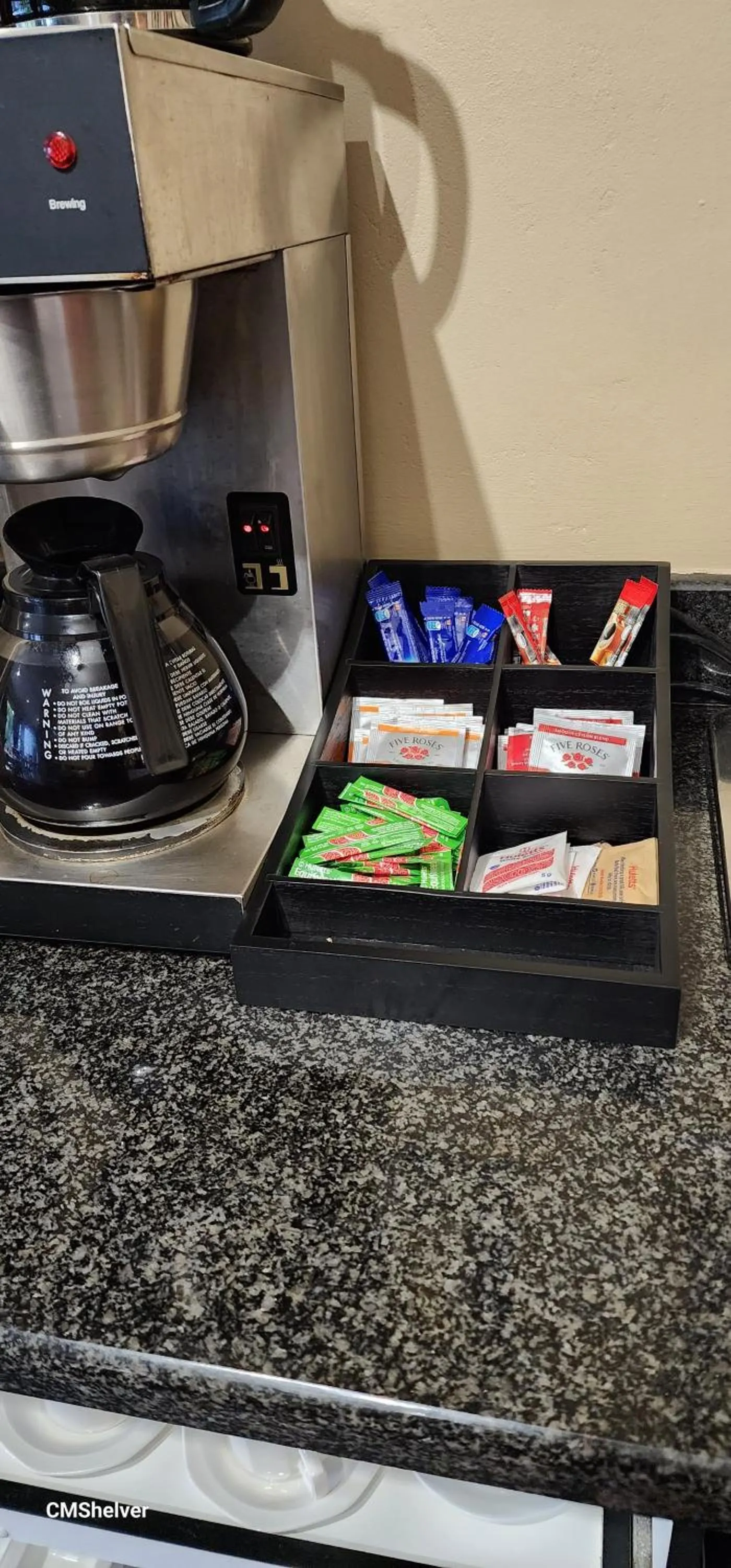 Coffee/tea facilities in See More Guest House