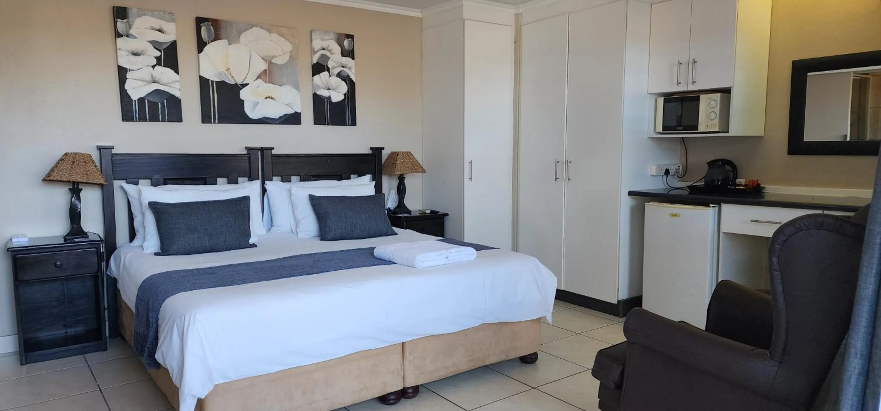 Bedroom, Bed in See More Guest House