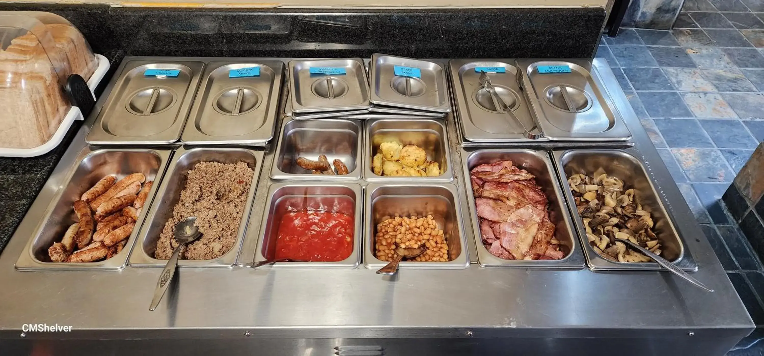 Buffet breakfast in See More Guest House Buffet breakfast in See More Guest House