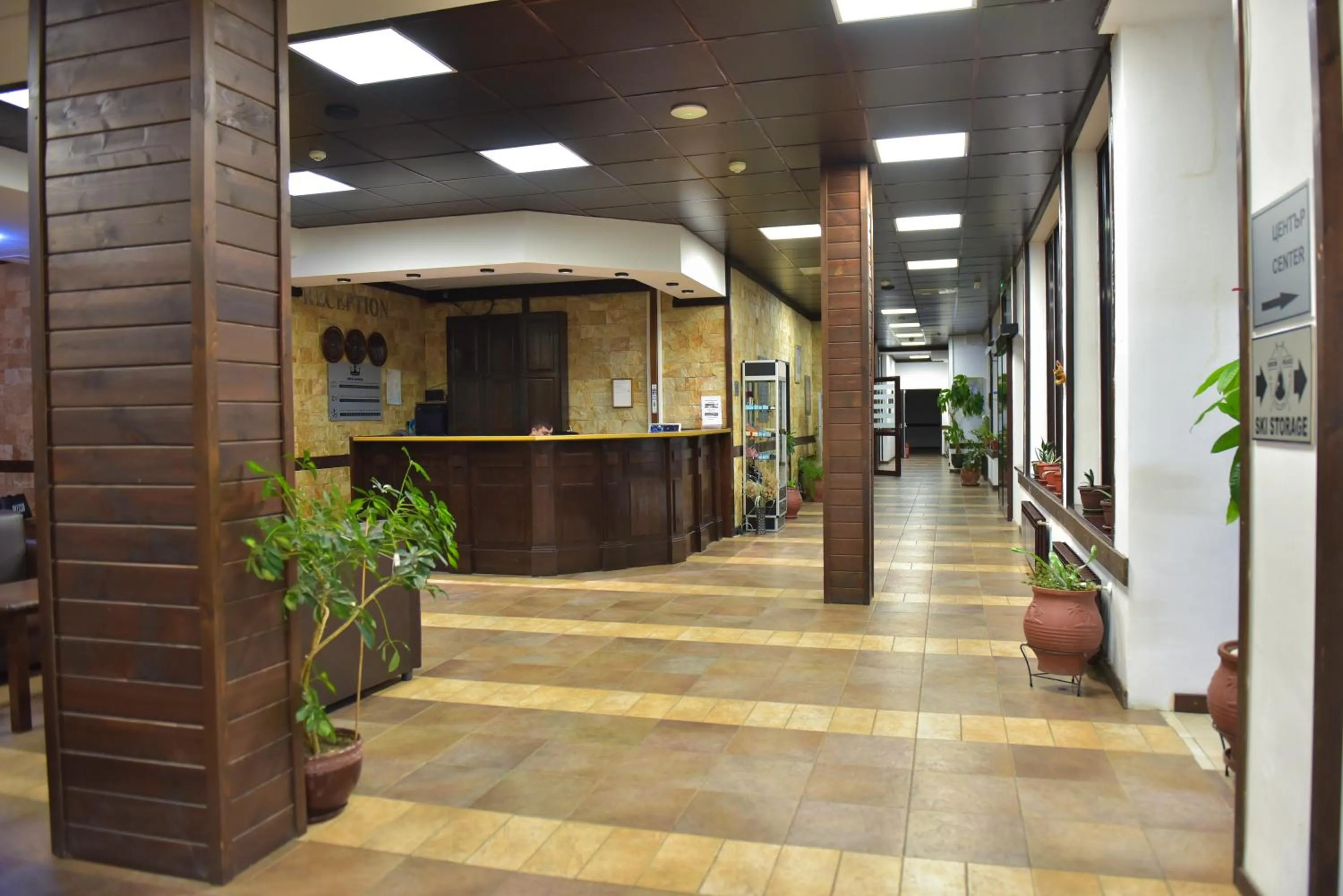 Royal Bansko - Family Apart Hotel With All Inclusive Light or HB&Drinks and Hot Pool & Jacuzzis