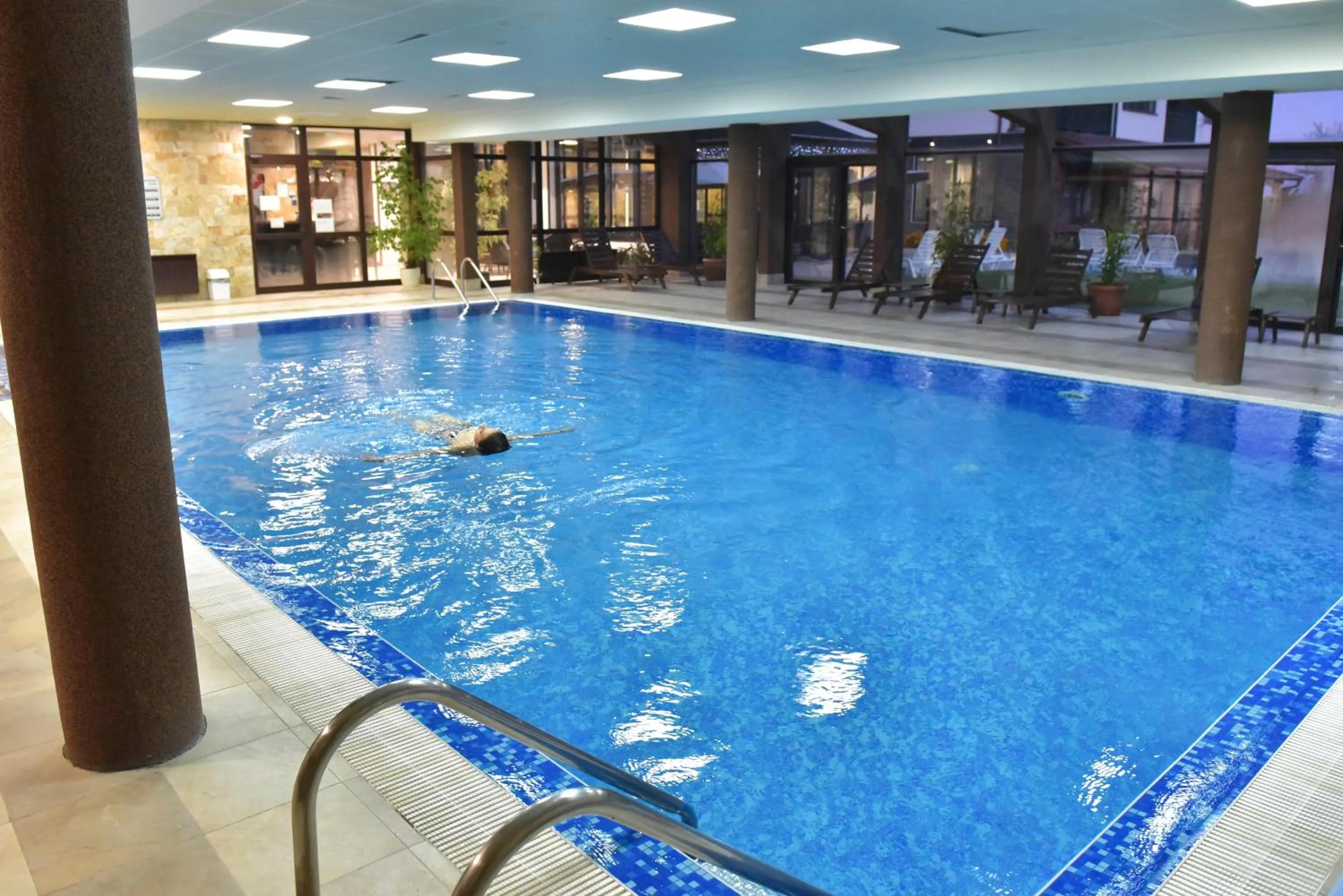 Royal Bansko - Family Apart Hotel With All Inclusive Light or HB&Drinks and Hot Pool & Jacuzzis