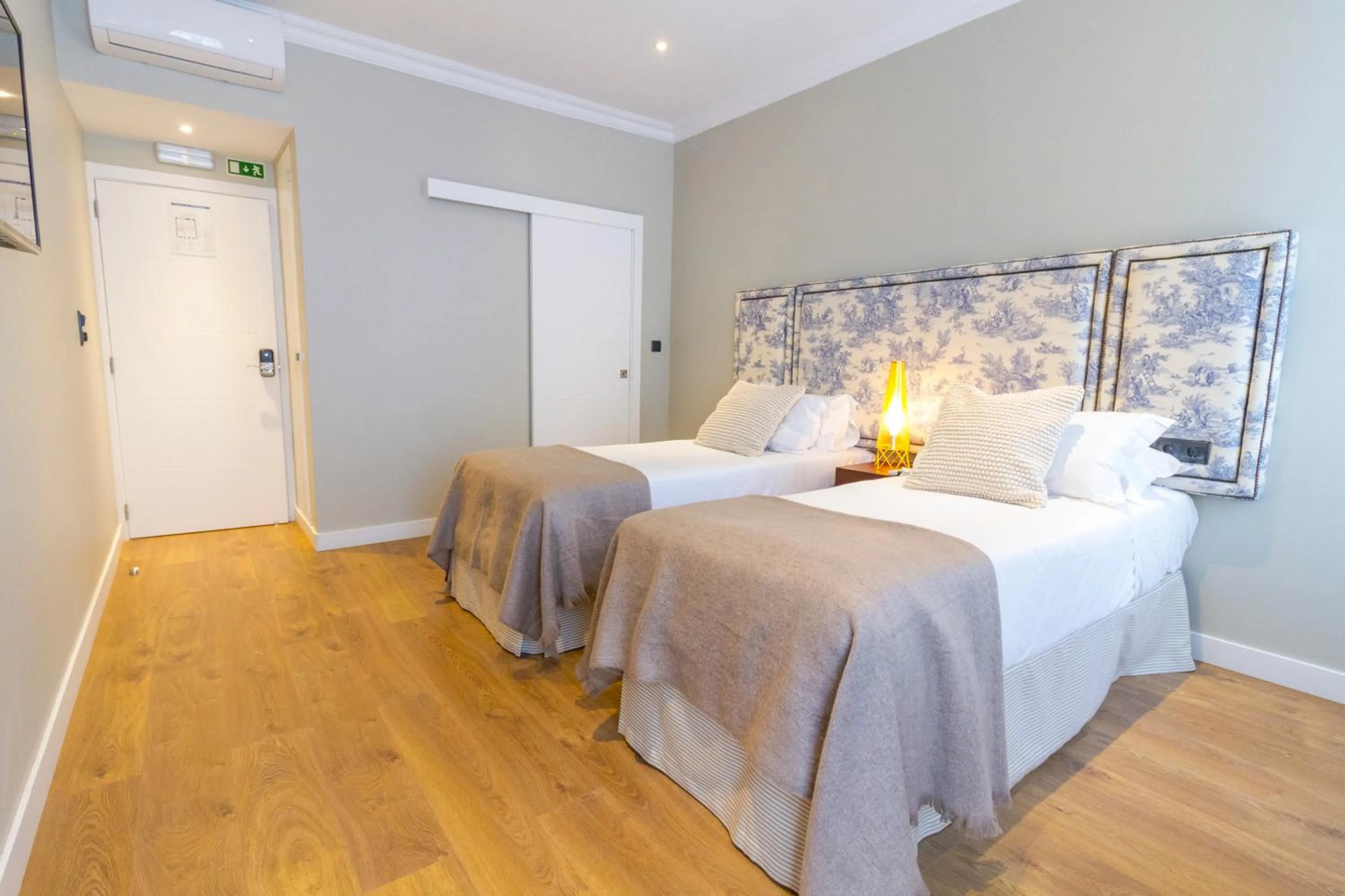 Bedroom, Bed in Bairro Alto Suites