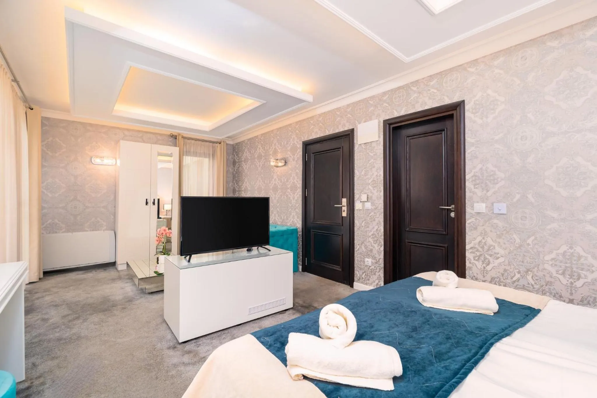 Hot Tub, Bed in Tsarevets Boutique Hotel & SPA