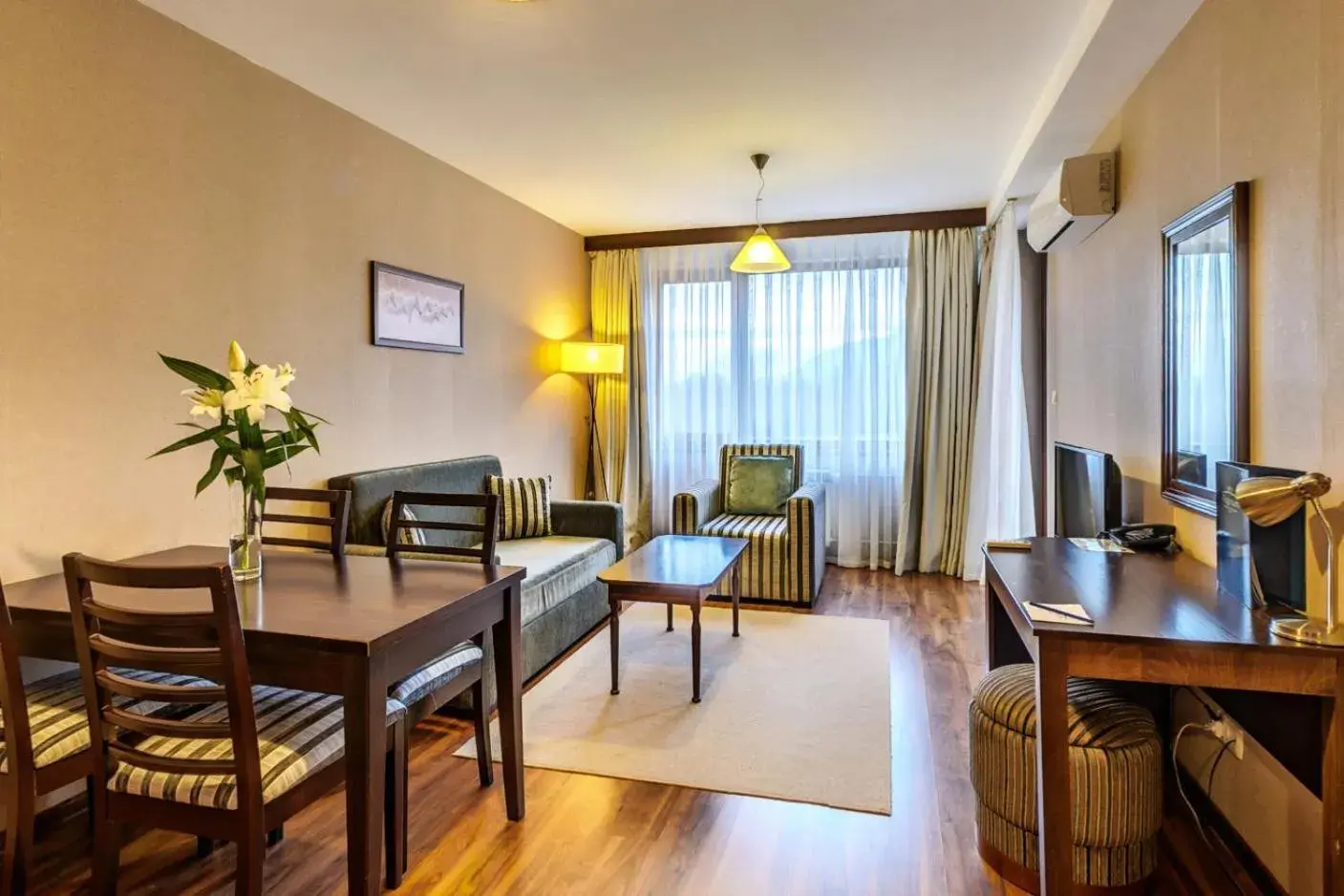 Living room in Regnum Bansko Ski Hotel & SPA Living room in Regnum Bansko Ski Hotel & SPA