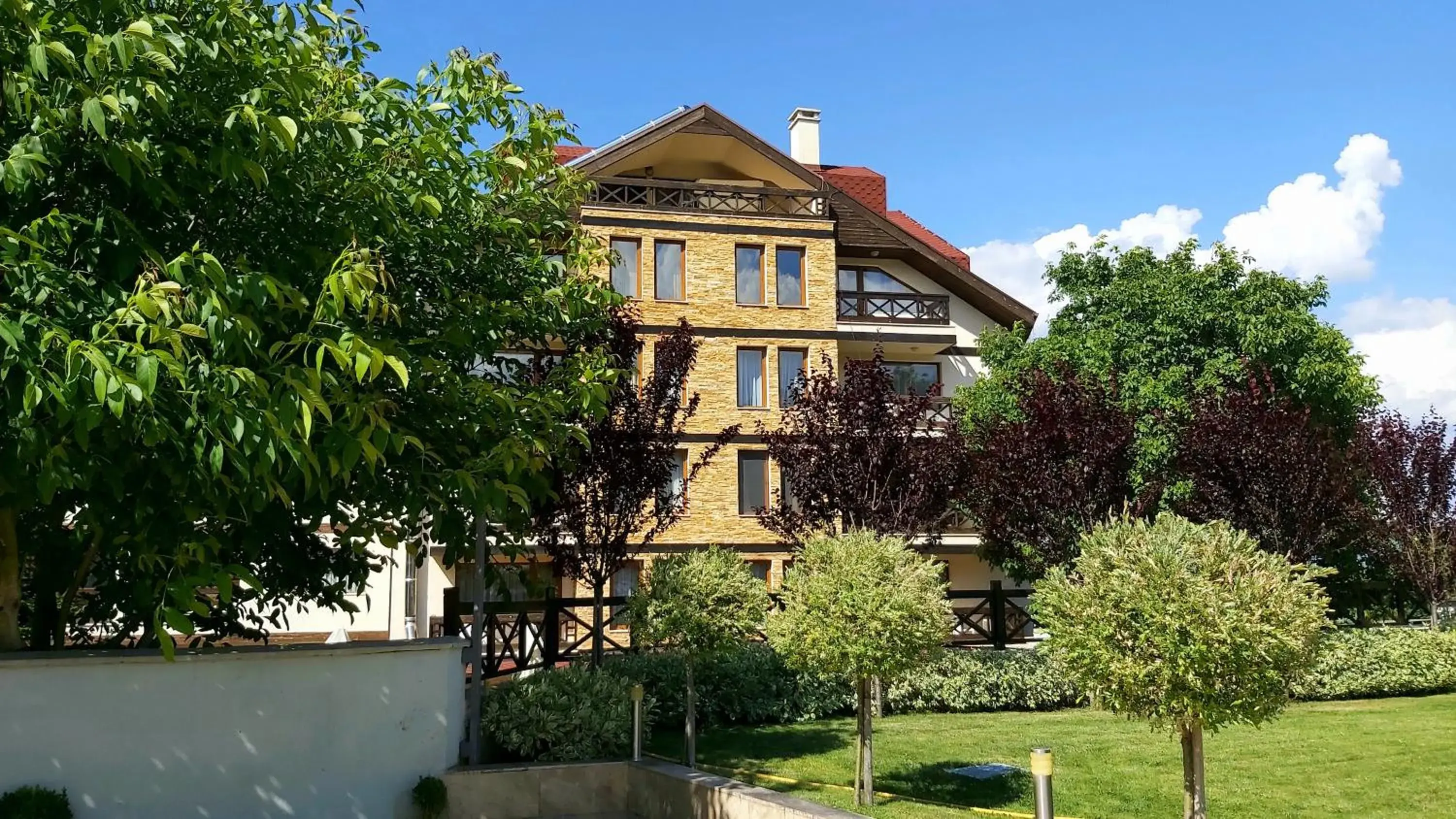 Property building in Regnum Bansko Ski Hotel & SPA Property building in Regnum Bansko Ski Hotel & SPA