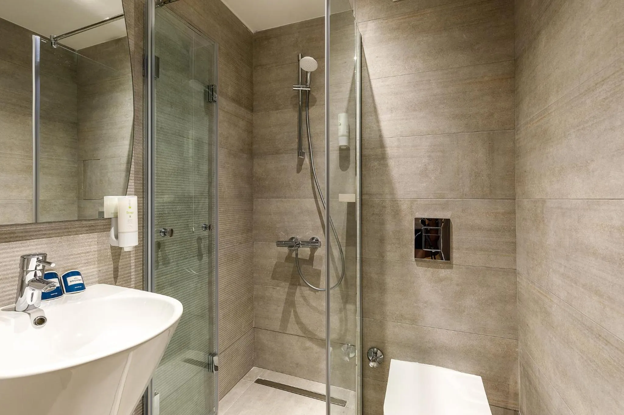 Shower in Regnum Bansko Ski Hotel & SPA