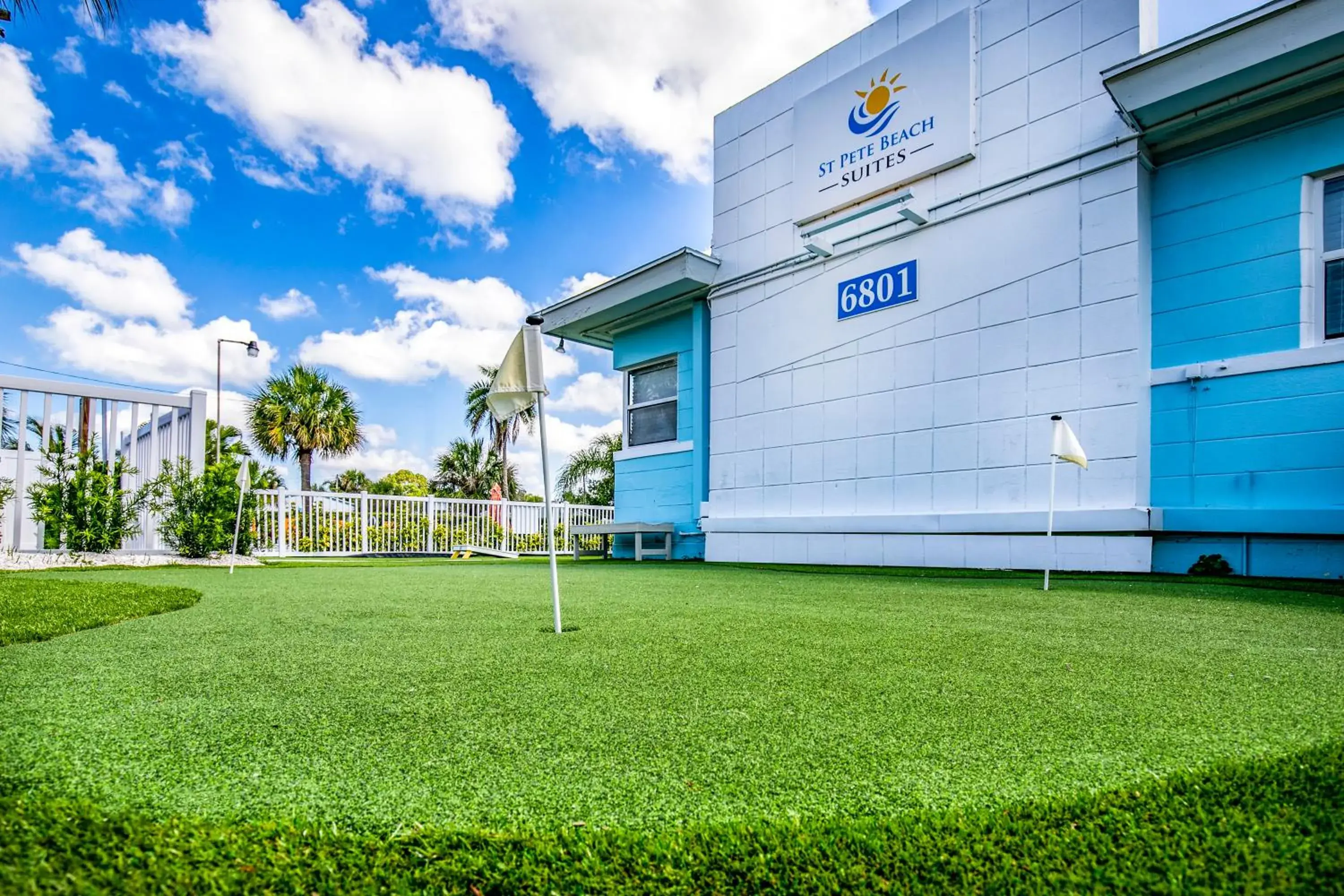 Property building in St. Pete Beach Suites Property building in St. Pete Beach Suites