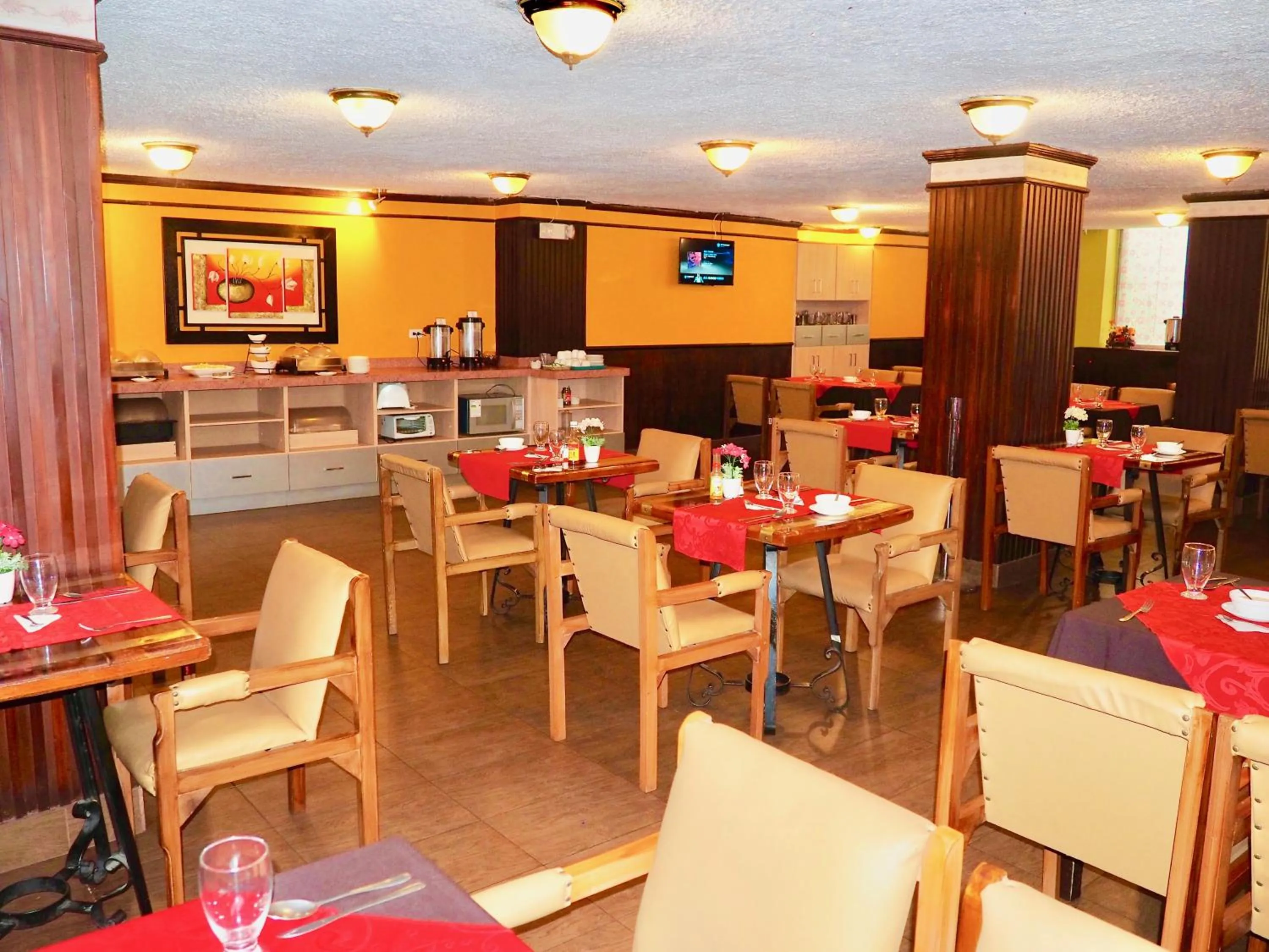 Restaurant/places to eat in Hotel 6 De Diciembre