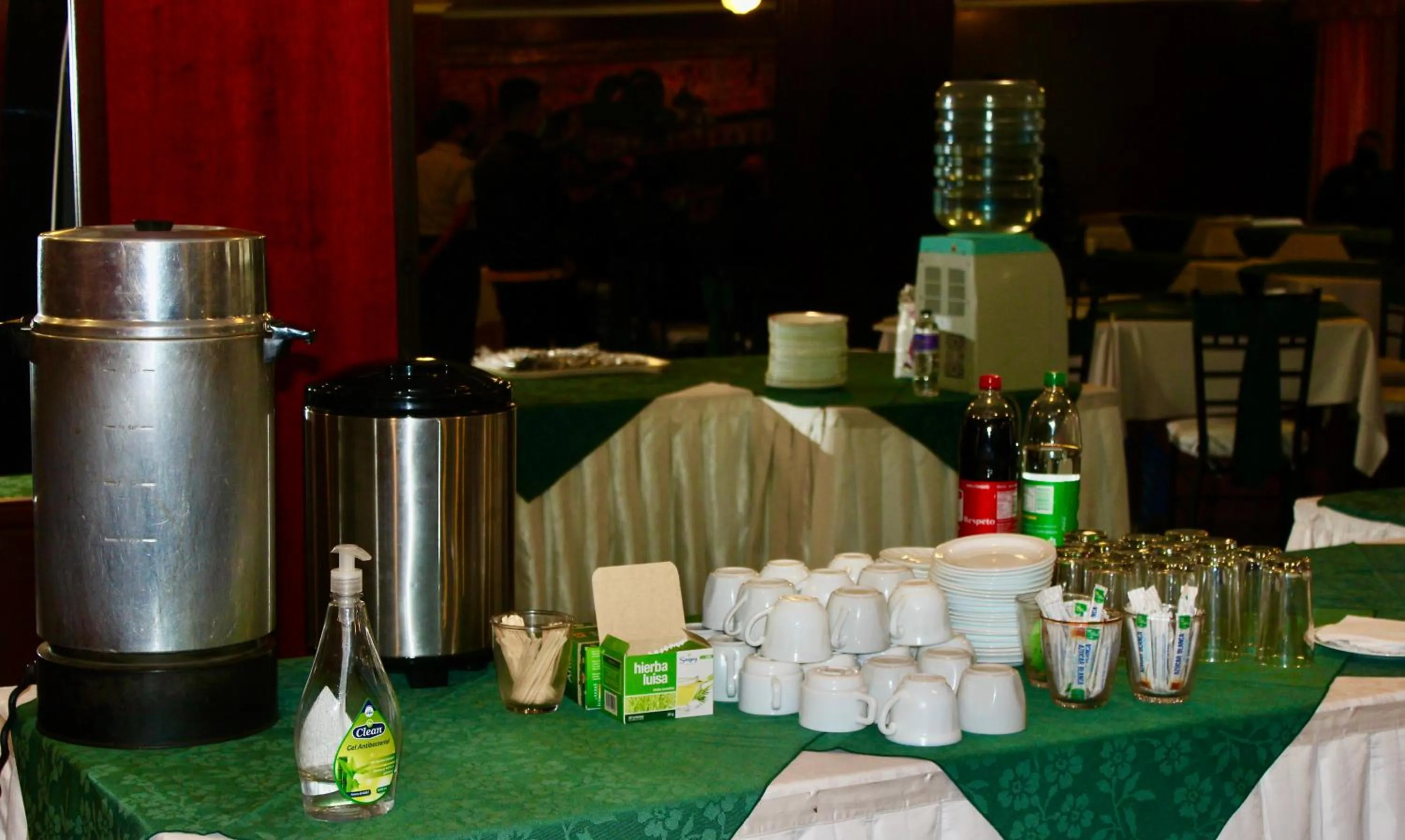 Coffee/tea facilities in Hotel 6 De Diciembre