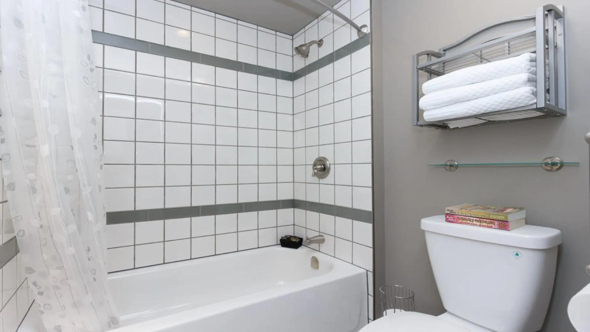 Bathroom in Coles Bay Vacation Retreat