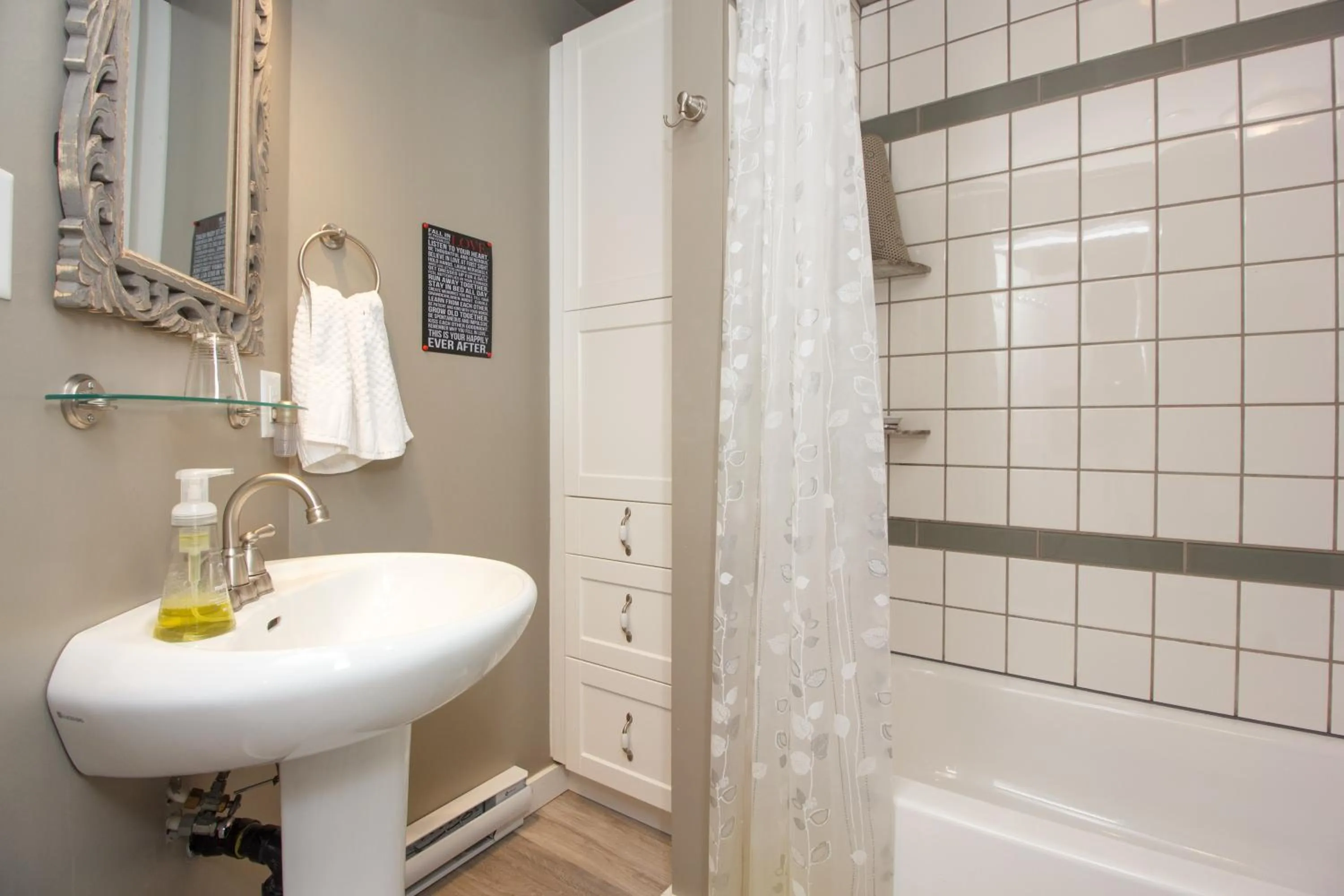 Shower in Coles Bay Vacation Retreat