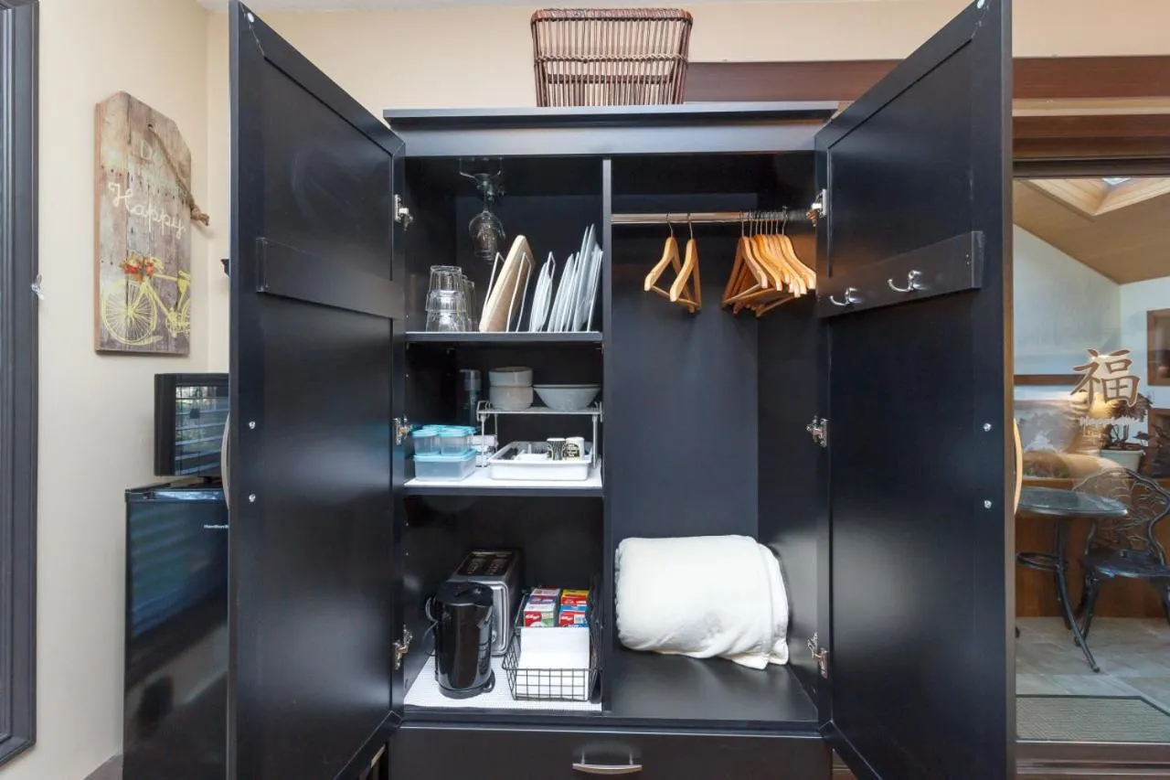 minibar in Coles Bay Vacation Retreat