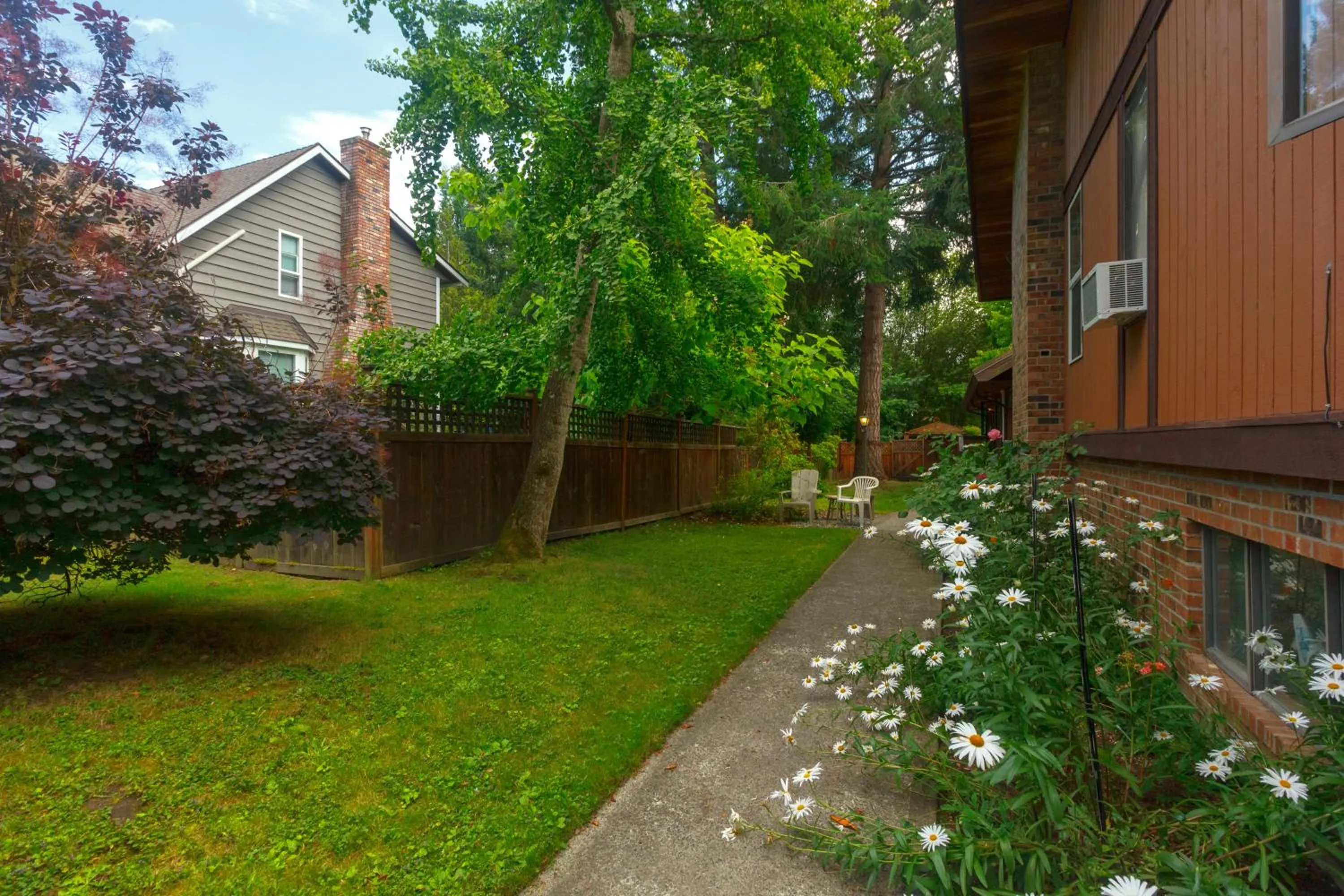 Garden in Coles Bay Vacation Retreat