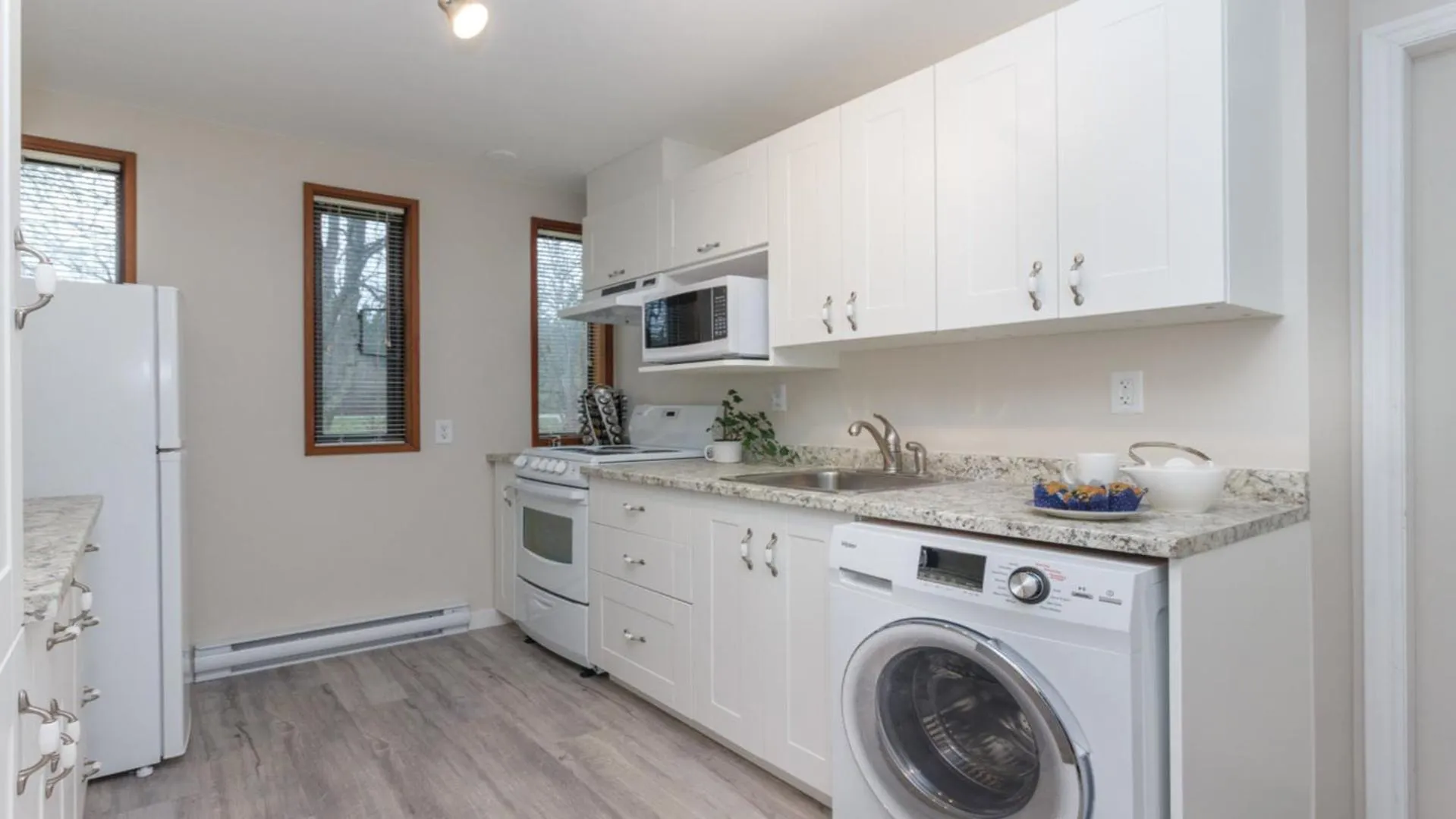 Kitchen or kitchenette in Coles Bay Vacation Retreat