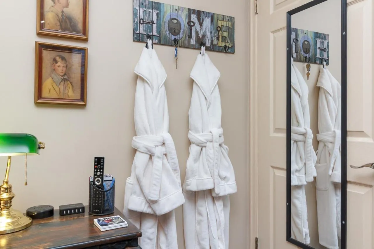 Coles Bay Vacation Retreat