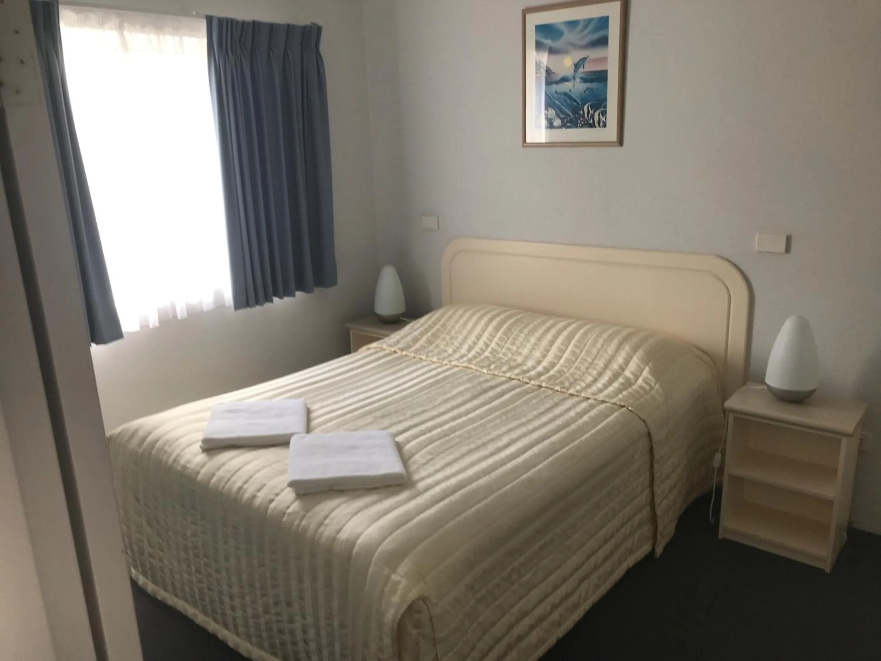 Bed in Aquarius Apartments Mollymook