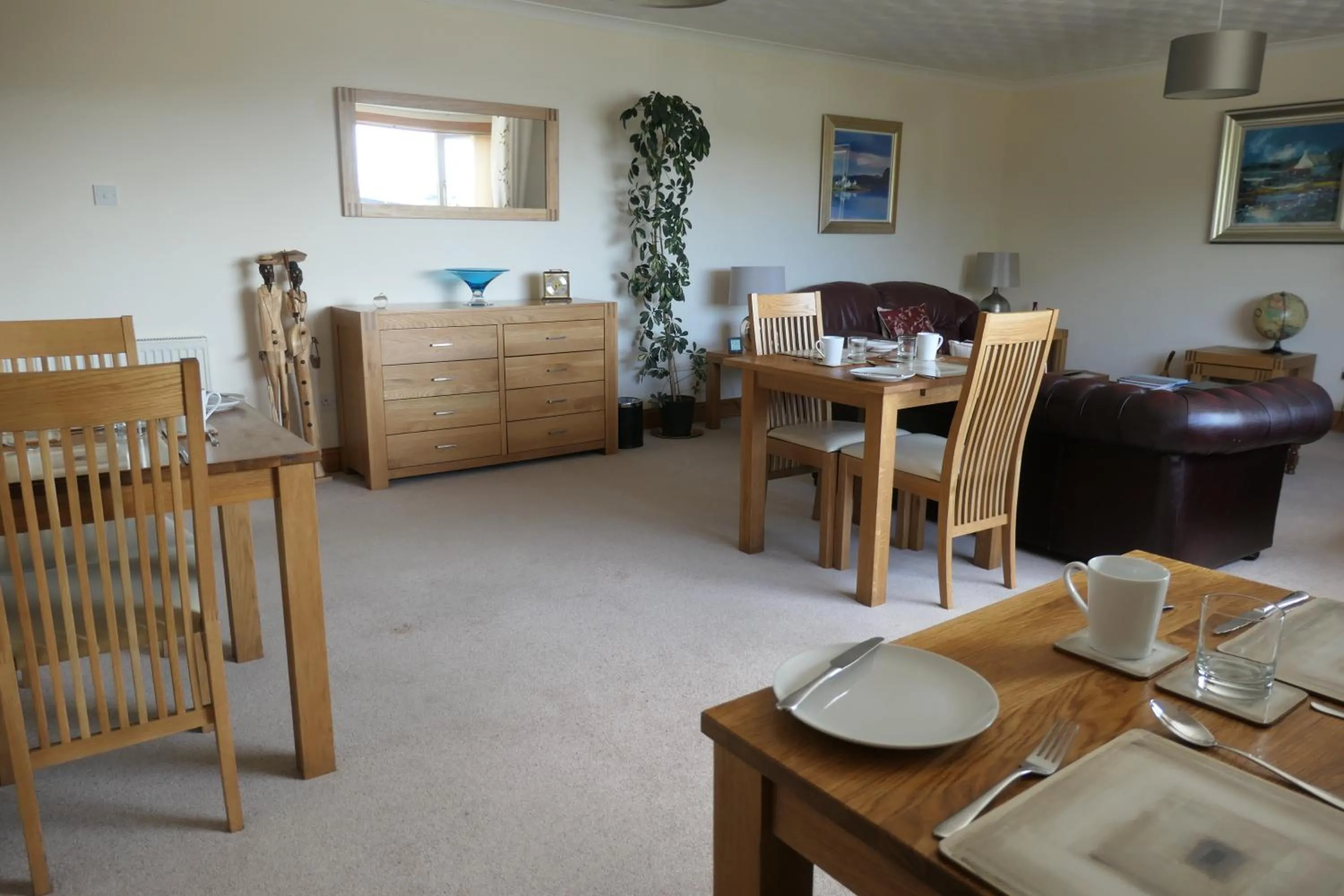 Dining area in Tigh na Sith
