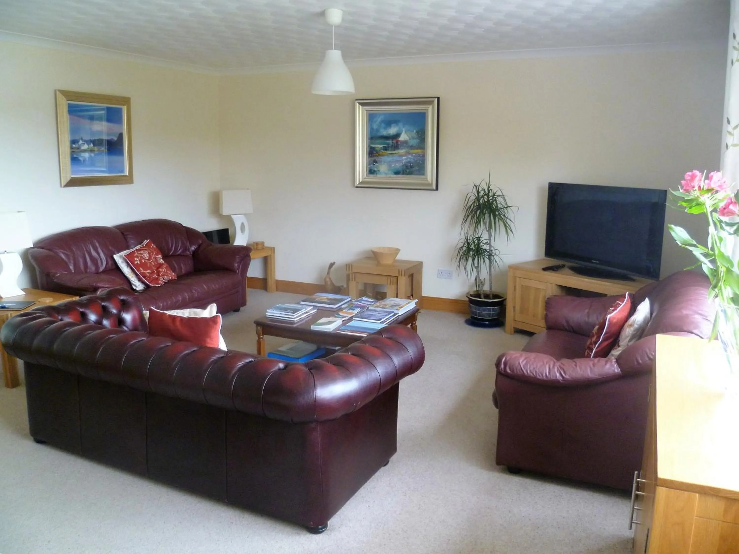 Communal lounge/ TV room in Tigh na Sith