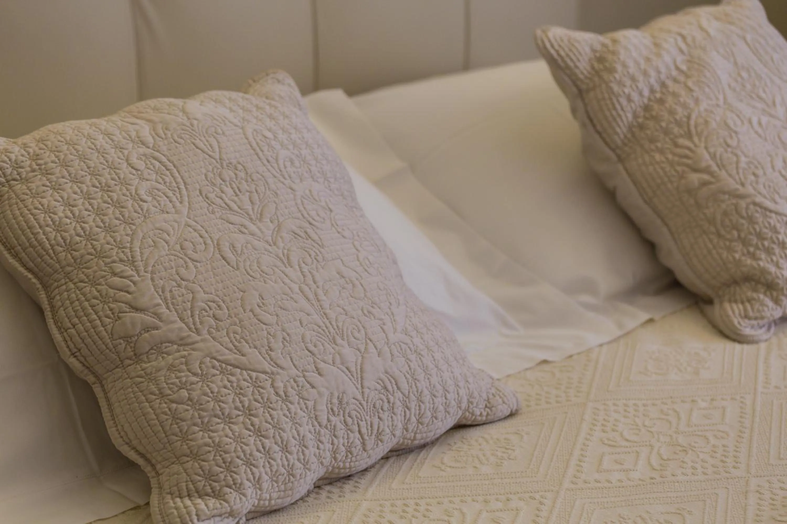 Decorative detail, Bed in Maecò Ortigia B&B - Hospitality & Charming Rooms