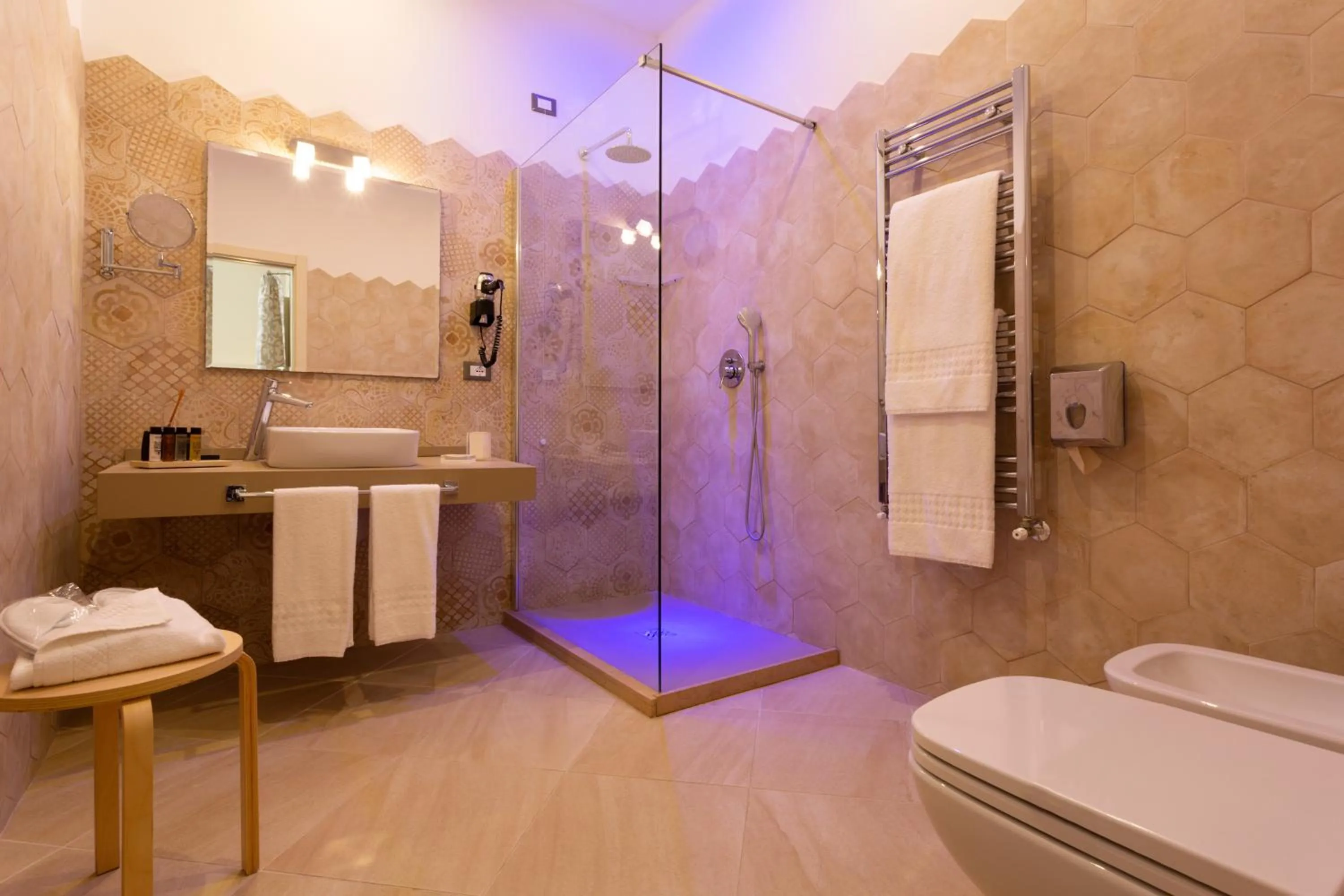 Shower in Maecò Ortigia B&B - Hospitality & Charming Rooms
