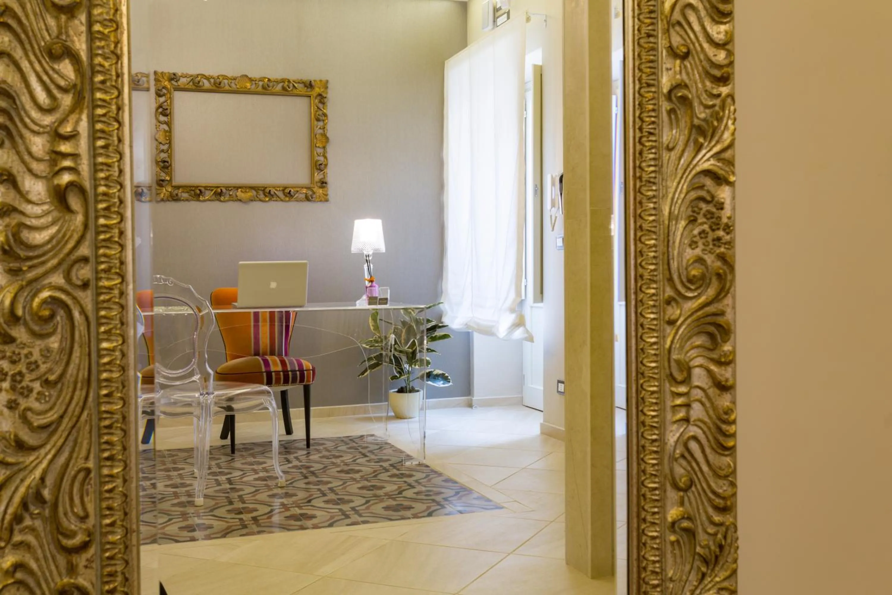 Lobby or reception in Maecò Ortigia B&B - Hospitality & Charming Rooms