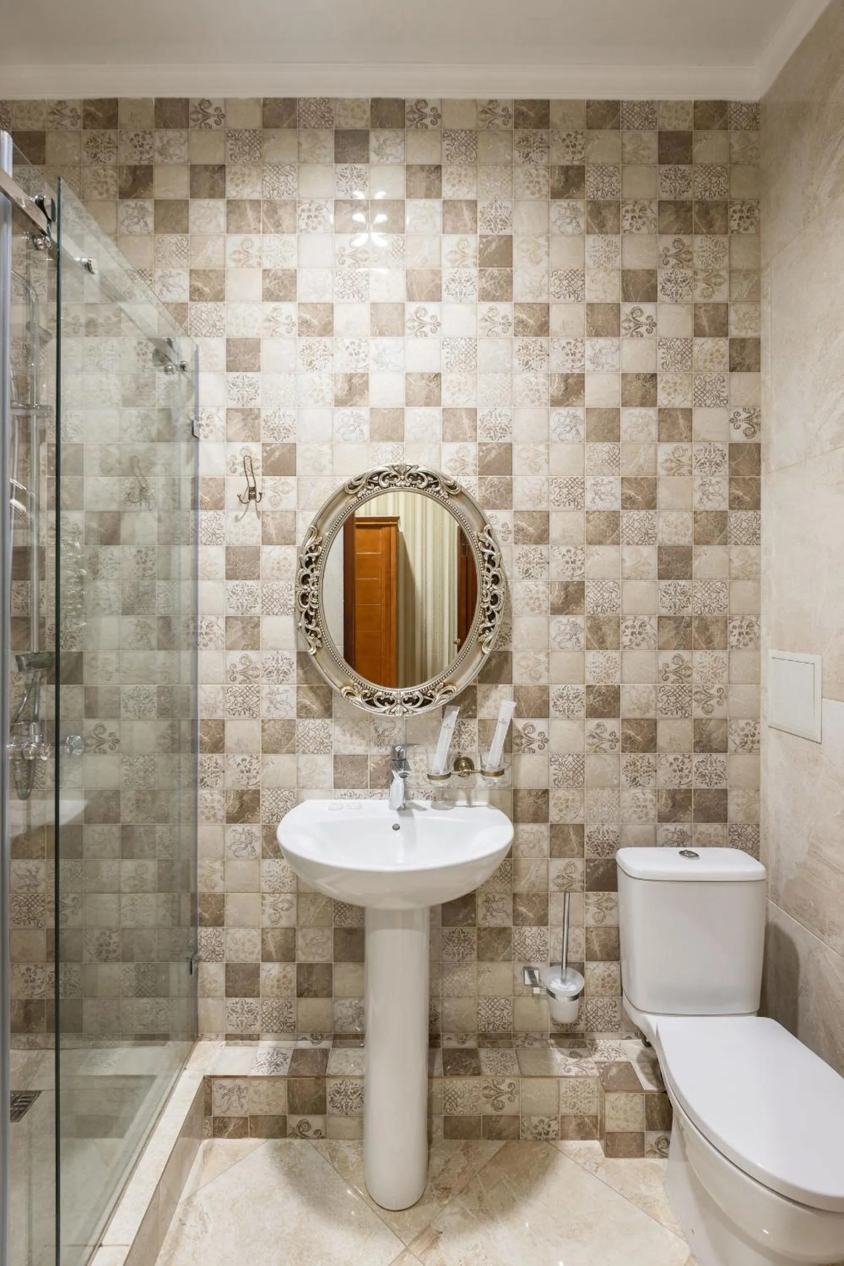 Shower in Boutique Hotel Tomiris