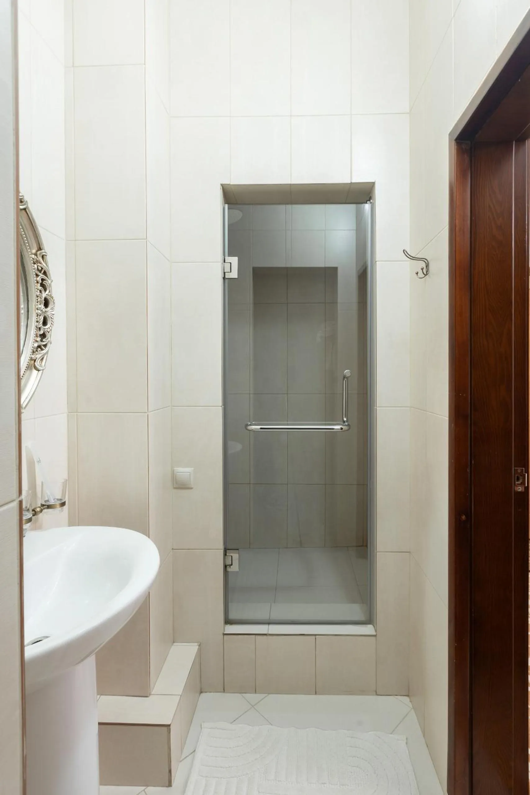 Shower in Boutique Hotel Tomiris