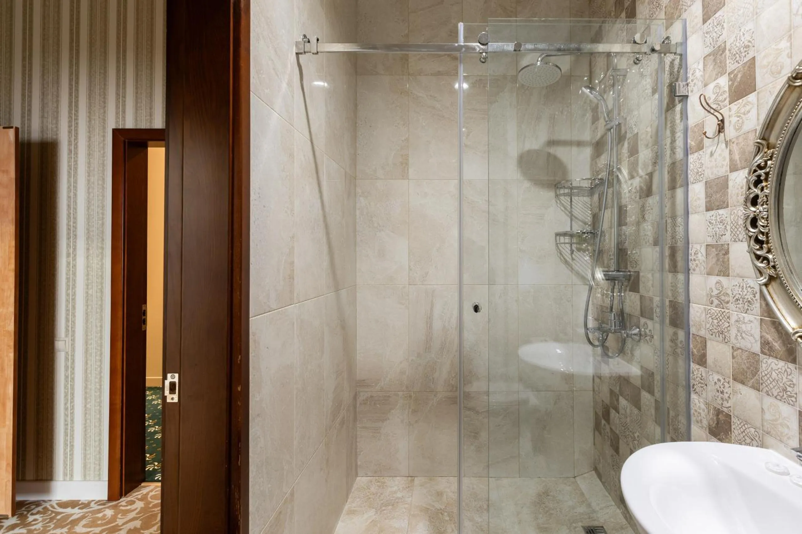 Shower in Boutique Hotel Tomiris